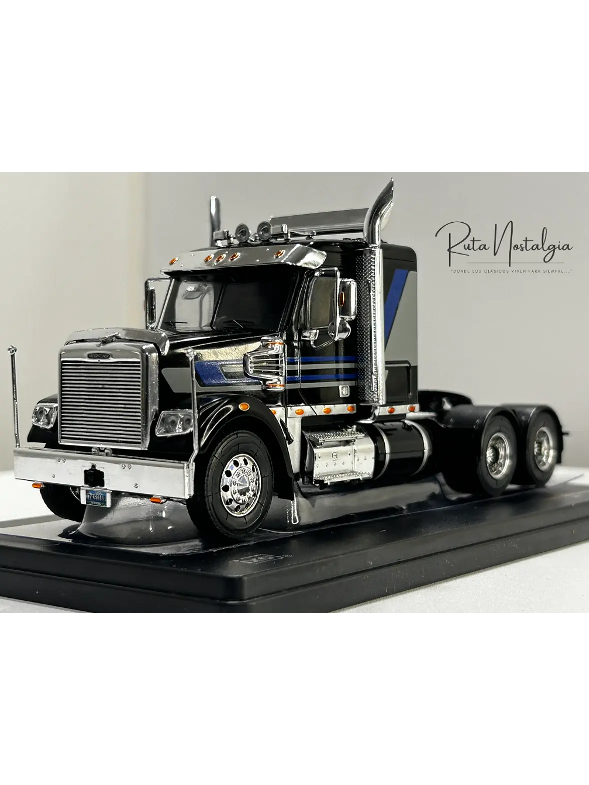 Camión Freightliner Coronado (2012) 6x4 |  IXO Models. Escala 1:43– Clásico americano de carretera | Diecast de colección 15