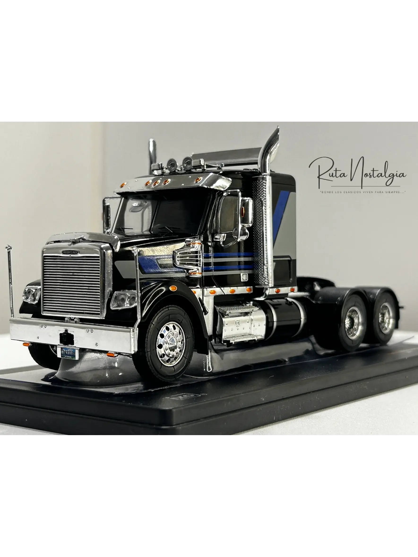 Camión Freightliner Coronado (2012) 6x4 |  IXO Models. Escala 1:43– Clásico americano de carretera | Diecast de colección 15