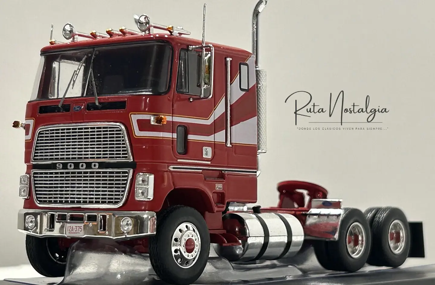 Camión Ford CL 9000 (1976) | IXO 1:43 Coleccionable 3