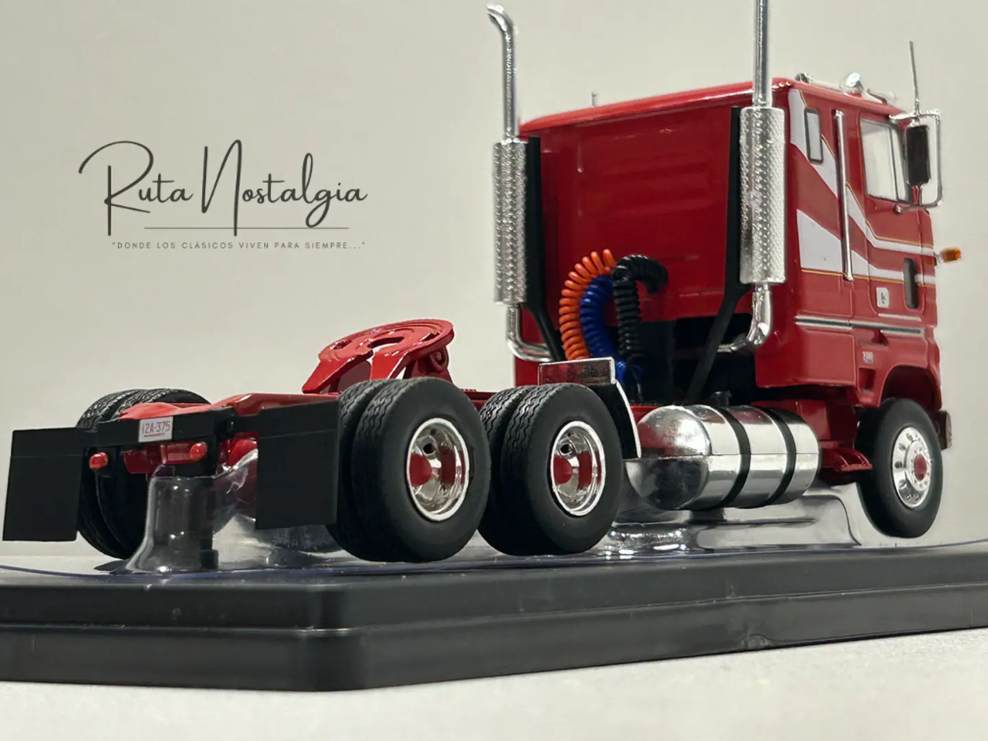 Camión Ford CL 9000 (1976) | IXO 1:43 Coleccionable 8