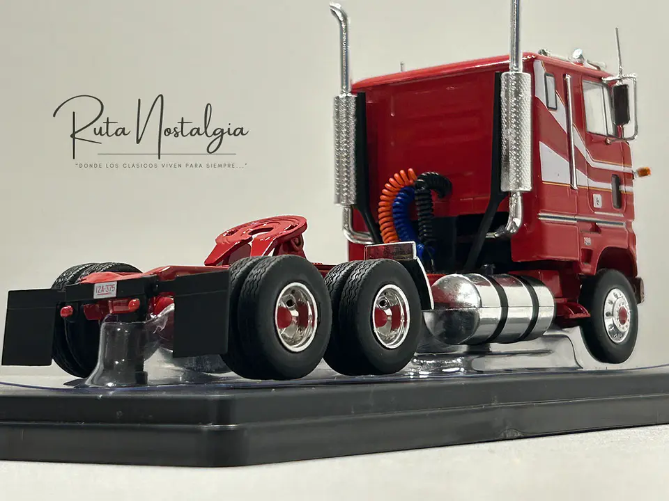 Camión Ford CL 9000 (1976) | IXO 1:43 Coleccionable 8