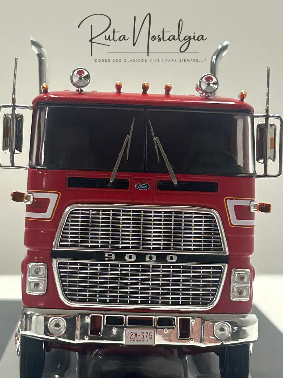 Camión Ford CL 9000 (1976) | IXO 1:43 Coleccionable 2