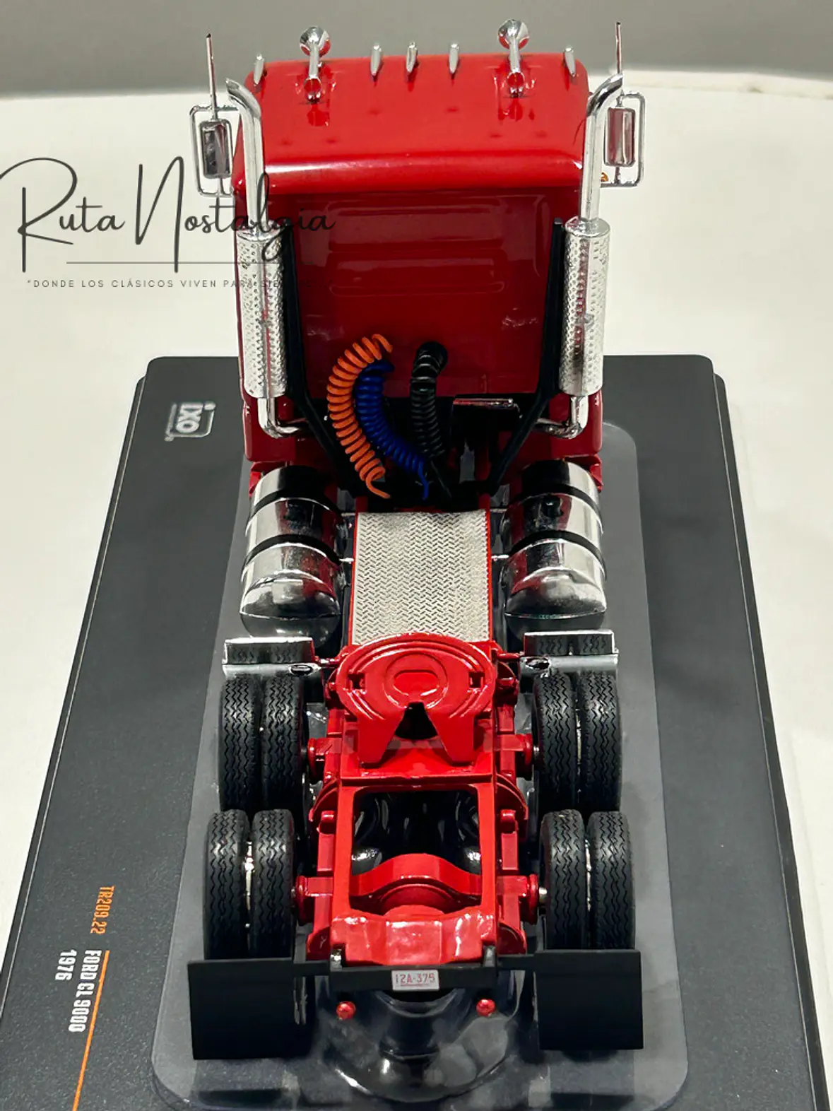 Camión Ford CL 9000 (1976) a Escala 1:43 | Modelo Ixo models. Coleccionable, en Metal Detallado 7