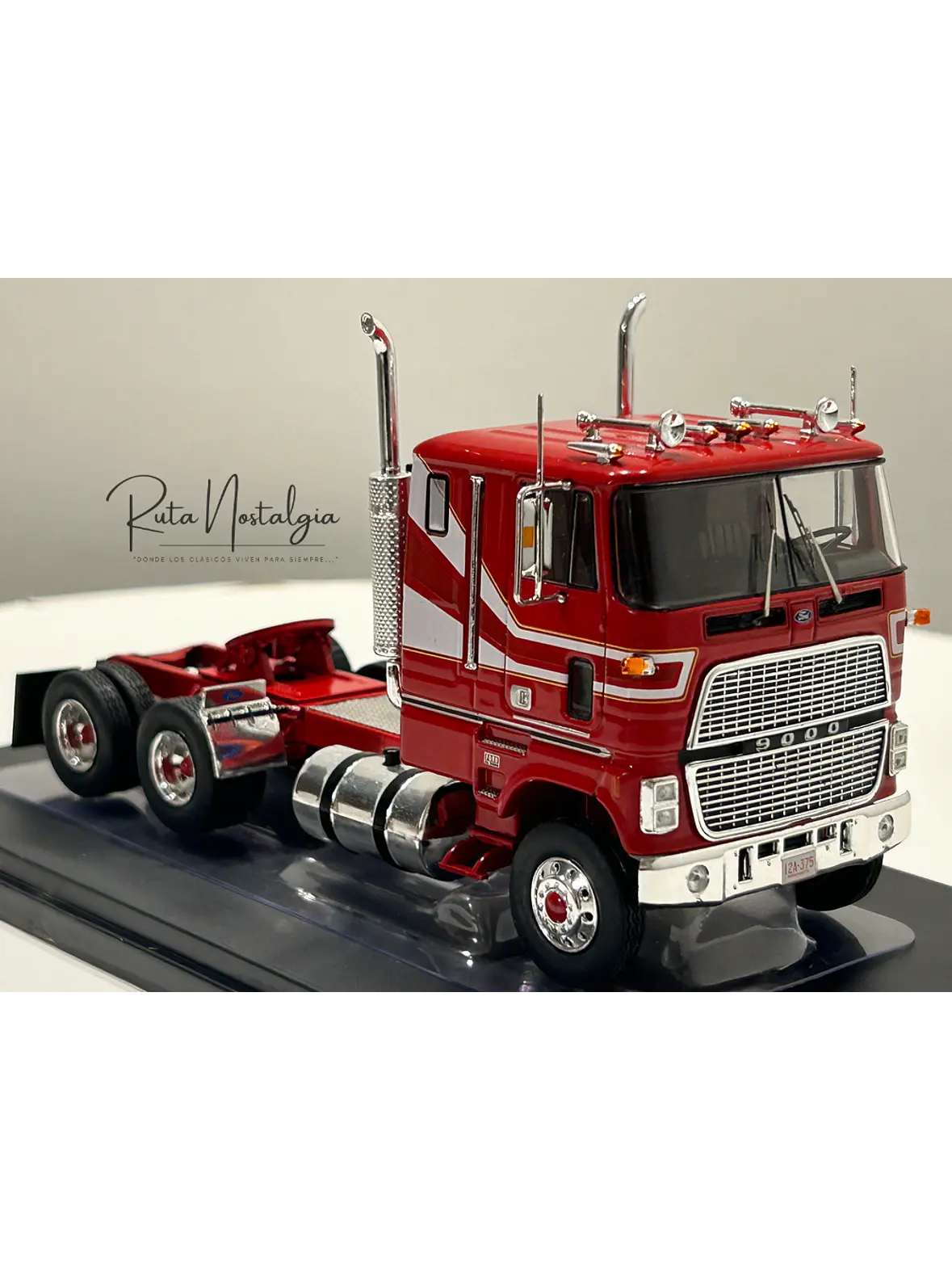 Camión Ford CL 9000 (1976) a Escala 1:43 | Modelo Ixo models. Coleccionable, en Metal Detallado 10