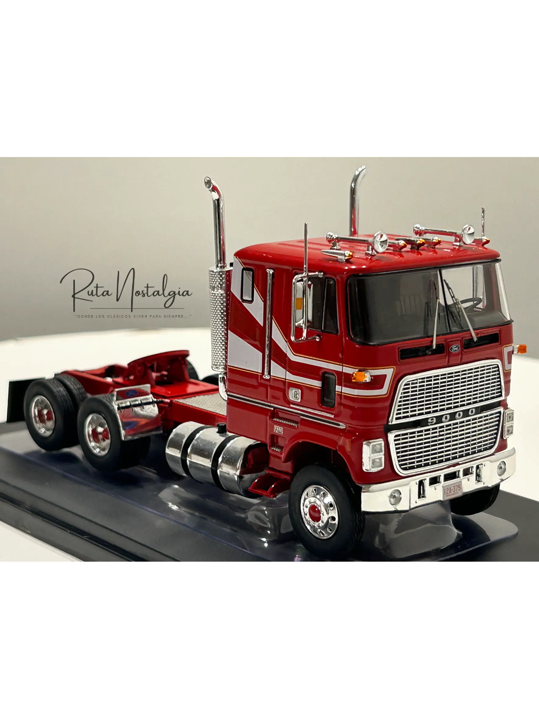 Camión Ford CL 9000 (1976) a Escala 1:43 | Modelo Ixo models. Coleccionable, en Metal Detallado 10