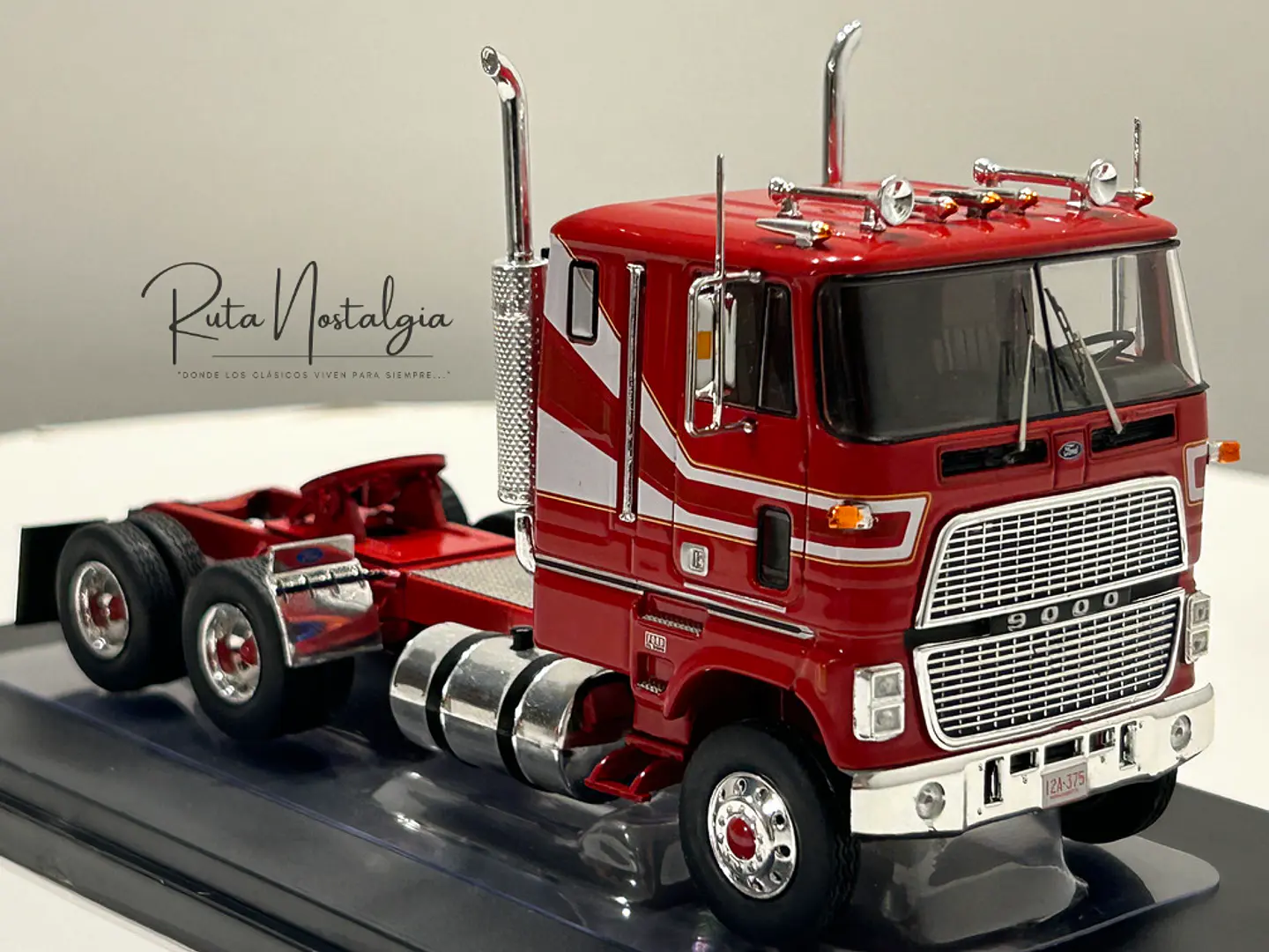 Camión Ford CL 9000 (1976) | IXO 1:43 Coleccionable 10