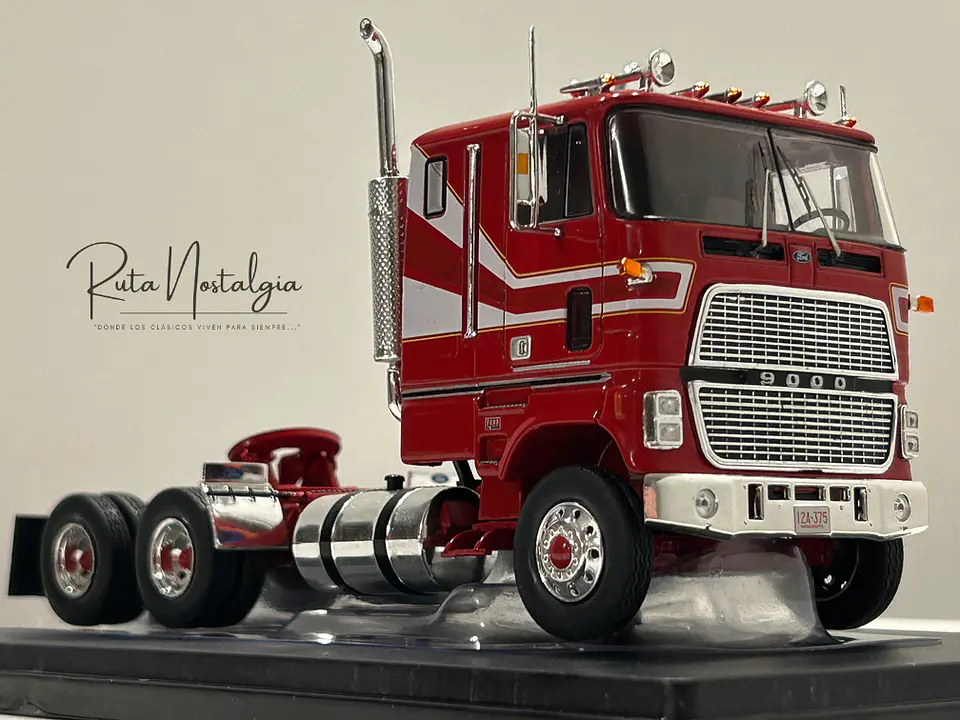 Camión Ford CL 9000 (1976) | IXO 1:43 Coleccionable 1
