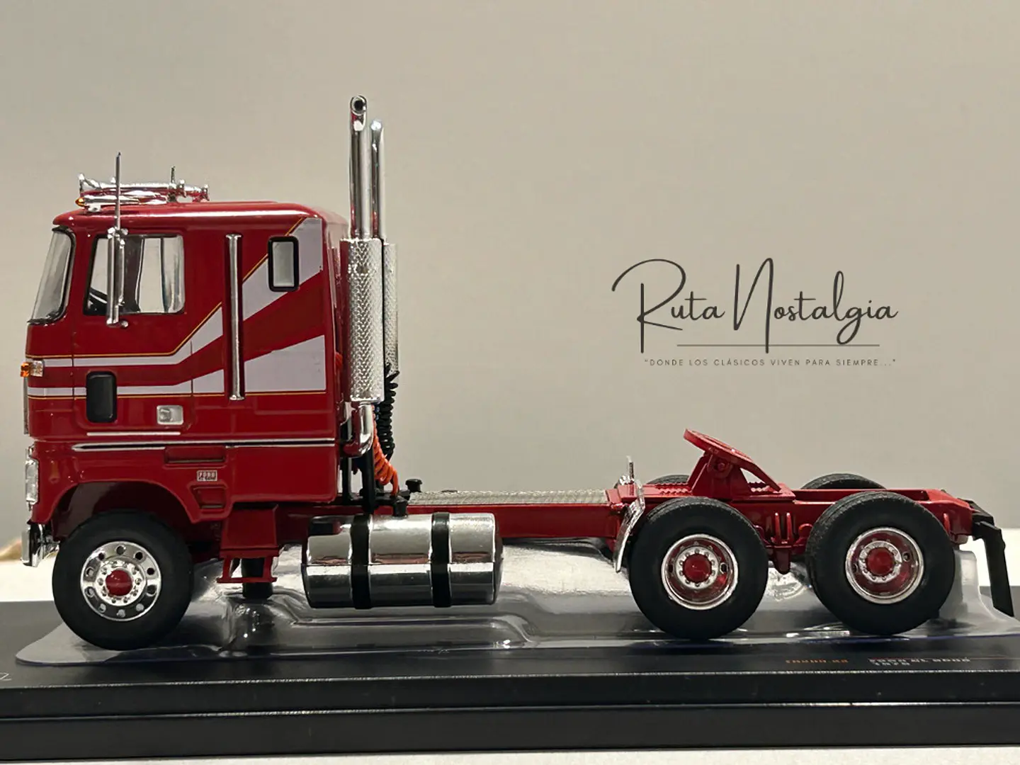Camión Ford CL 9000 (1976) | IXO 1:43 Coleccionable 5