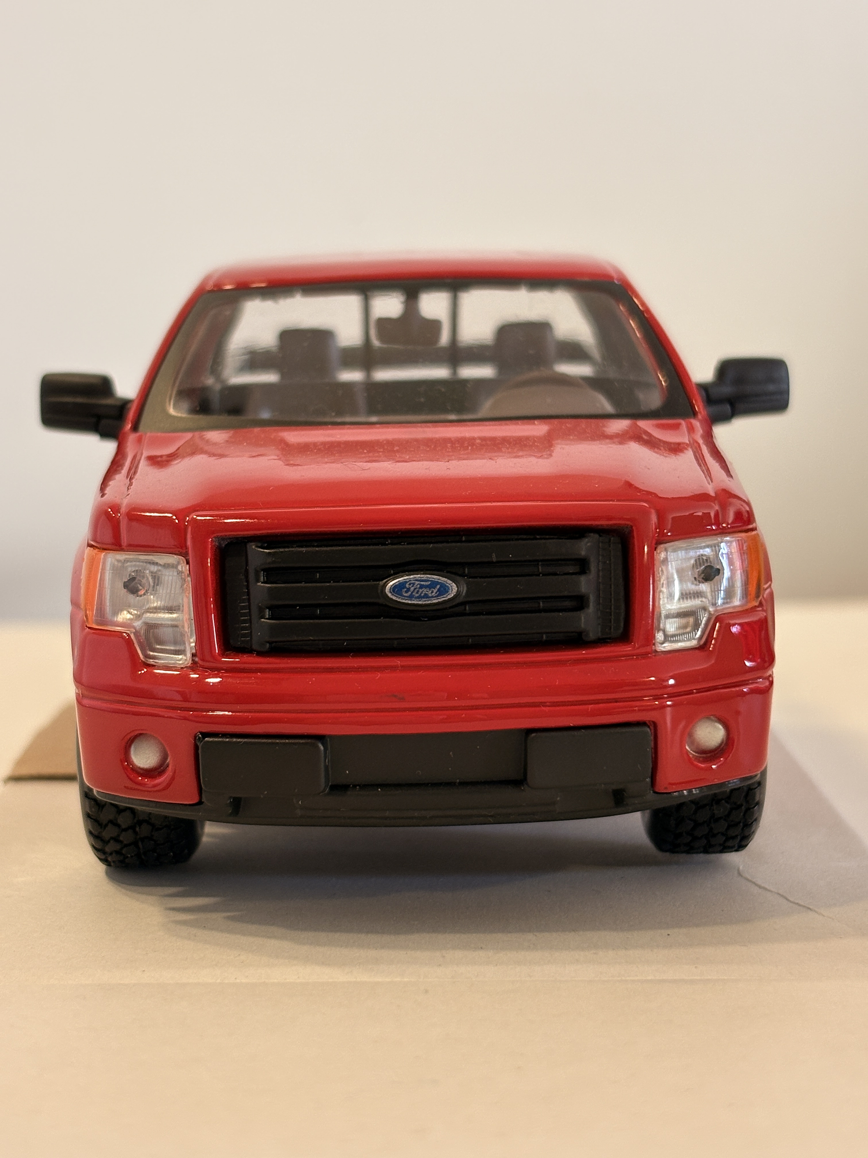 Camioneta Ford F-150 STX 2010 Roja Maisto Special Edition 1:27 | Pick-up americana de colección en Chile 2
