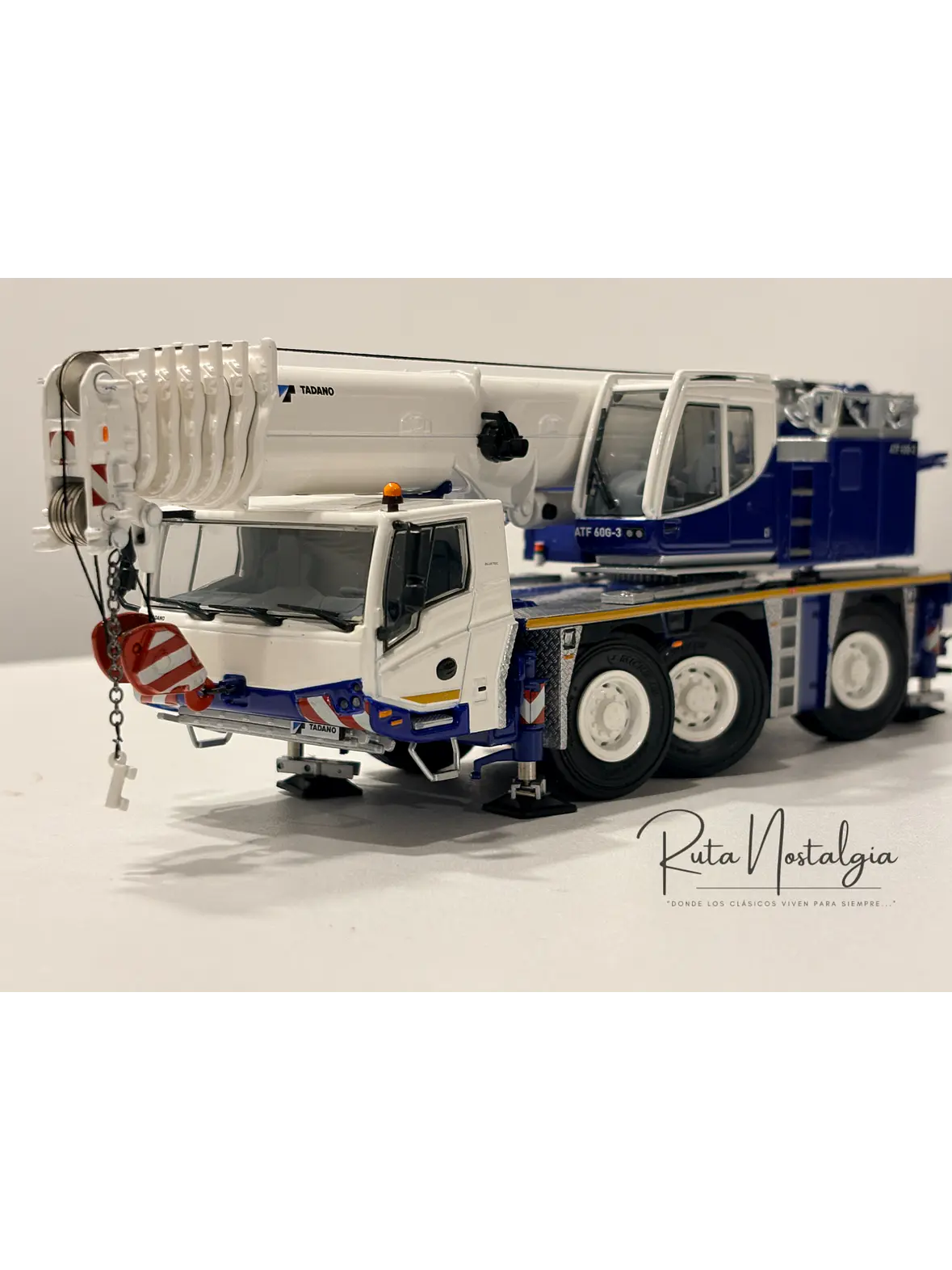 Grúa Tadano Faun ATF 60G-3 WSI Models 54-2005 Escala 1:50 | Grúa All Terrain de Colección en Chile 1