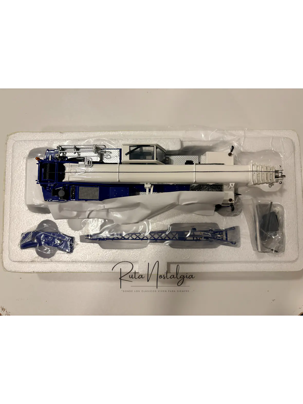 Grúa Tadano Faun ATF 60G-3 WSI Models 54-2005 Escala 1:50 | Grúa All Terrain de Colección en Chile 9