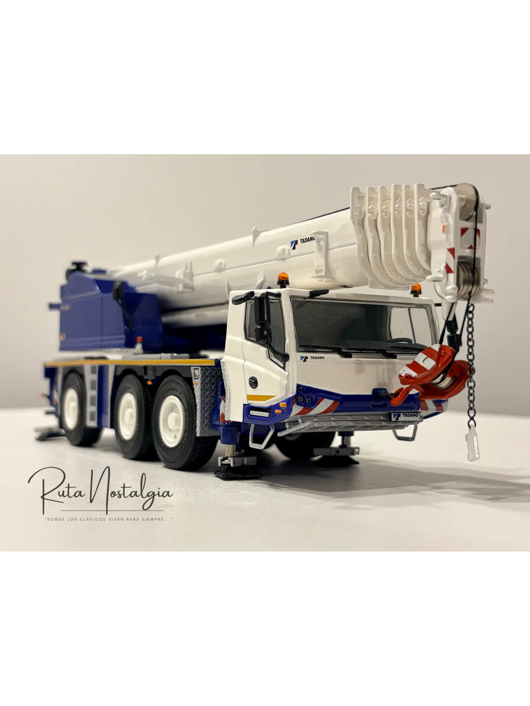 Grúa Tadano Faun ATF 60G-3 WSI Models 54-2005 Escala 1:50 | Grúa All Terrain de Colección en Chile 3