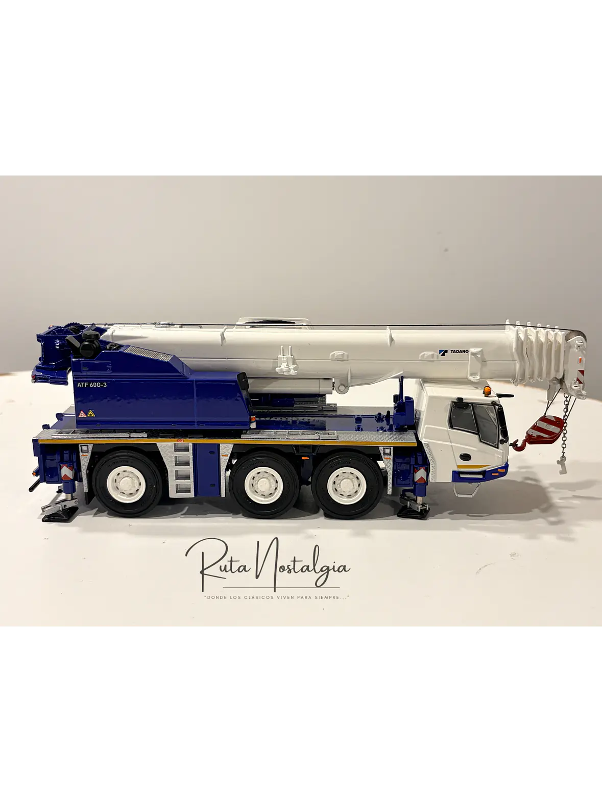 Grúa Tadano Faun ATF 60G-3 WSI Models 54-2005 Escala 1:50 | Grúa All Terrain de Colección en Chile 4