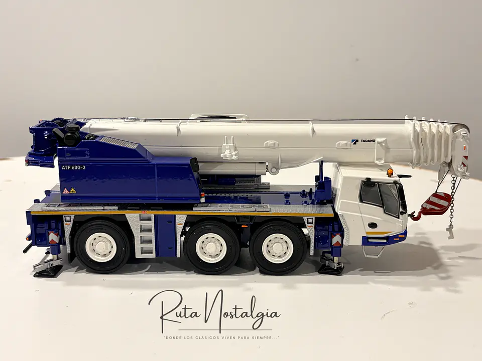 Grúa móvil todo terreno Tadano Faun ATF 60G-3 |  WSI Models 54-2005 Escala 1:50 | Grúa All Terrain de Colección en Chile 4