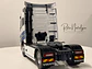 Camión Volvo FH16 750 Globetrotter XL - Göteborg Edition (2019) | Sólido - escala 1:24 - Miniatura 7