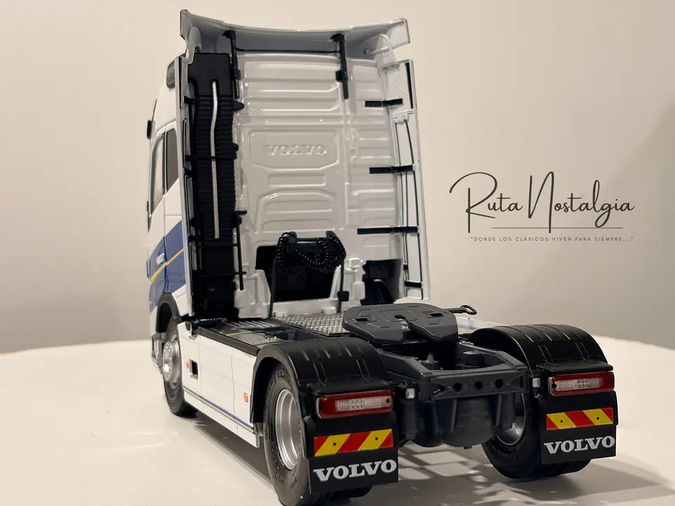 Camión Volvo FH16 750 Globetrotter XL - Göteborg Edition (2019) | Sólido - escala 1:24 7
