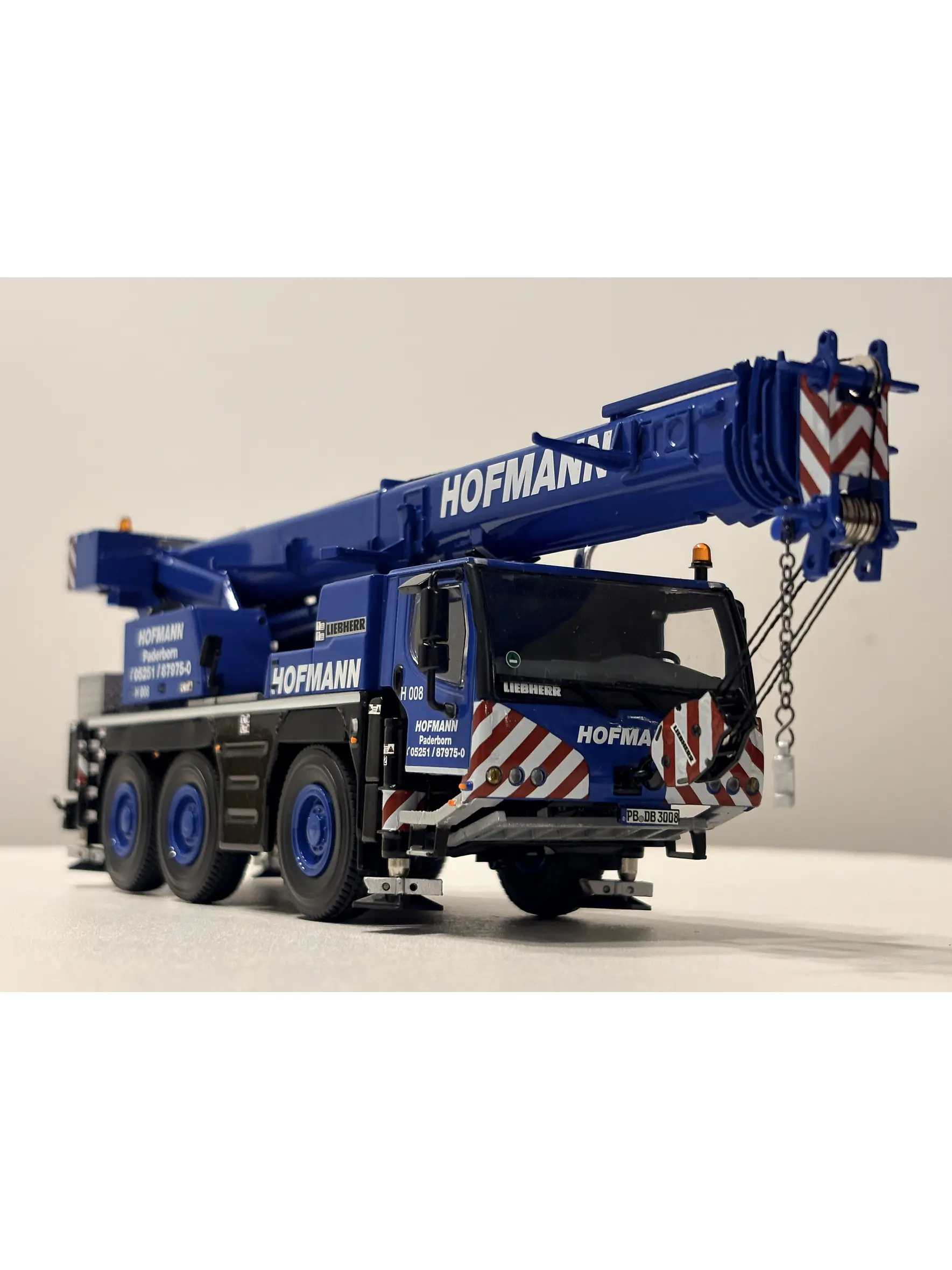 Grúa móvil todo terreno Liebherr LTM 1050-3.1 Hofmann | WSI Models 51-2154 - Escala 1:50 | Grúa Móvil de 3 Ejes de Colección en Chile 1