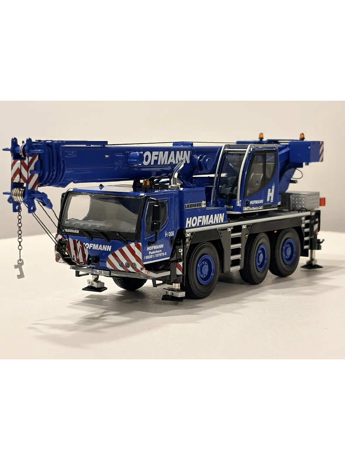 Grúa móvil todo terreno Liebherr LTM 1050-3.1 Hofmann | WSI Models 51-2154 - Escala 1:50 | Grúa Móvil de 3 Ejes de Colección en Chile 5