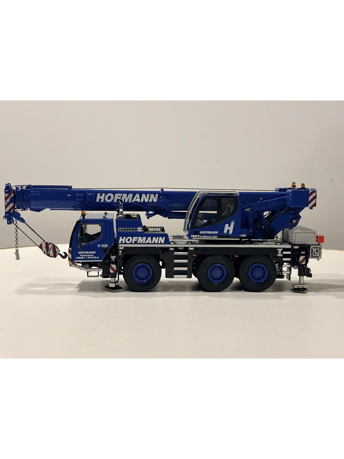 Grúa móvil todo terreno Liebherr LTM 1050-3.1 Hofmann | WSI Models 51-2154 - Escala 1:50 | Grúa Móvil de 3 Ejes de Colección en Chile 6