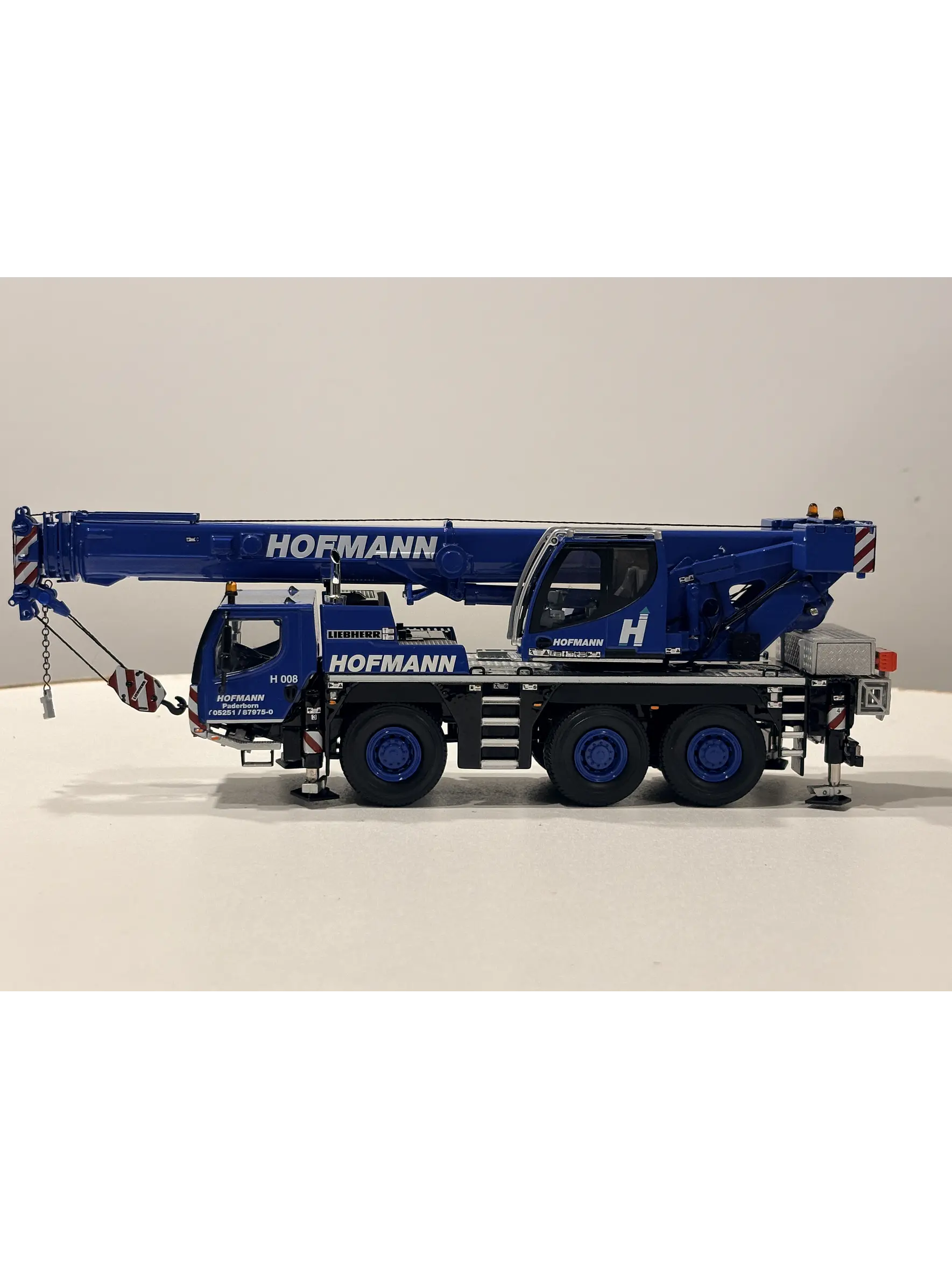 Grúa móvil todo terreno Liebherr LTM 1050-3.1 Hofmann | WSI Models 51-2154 - Escala 1:50 | Grúa Móvil de 3 Ejes de Colección en Chile 6