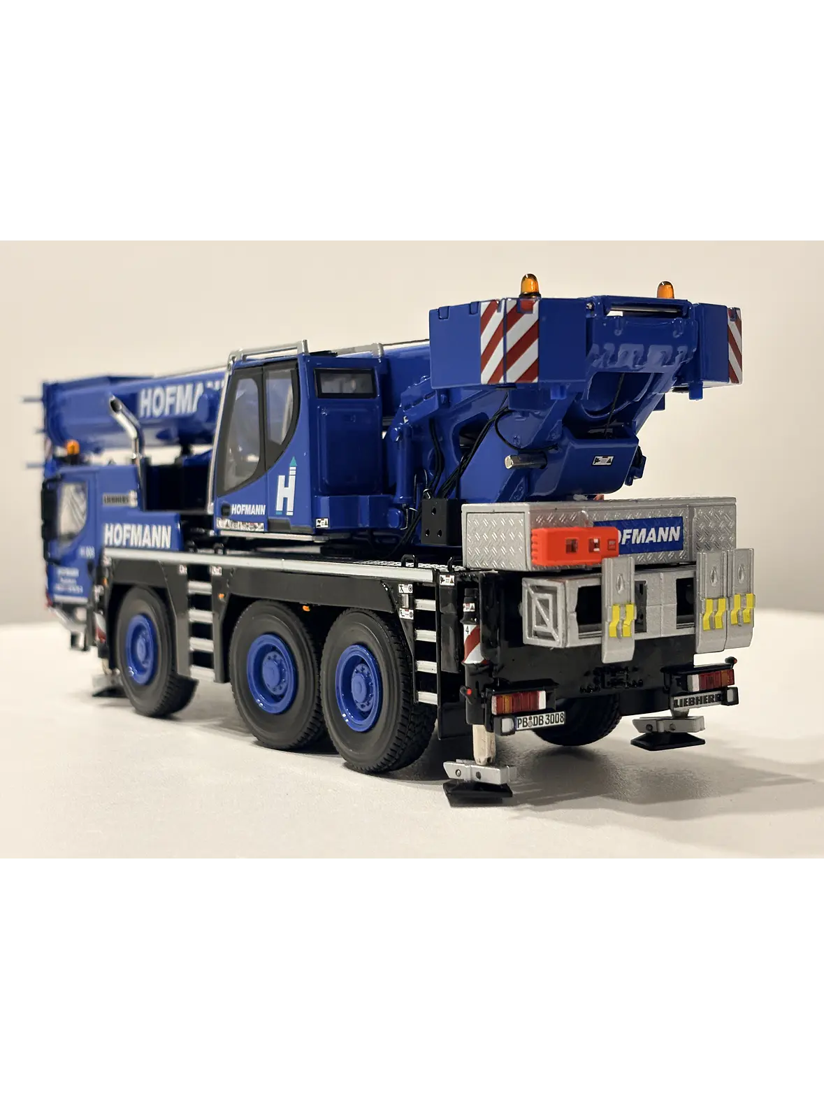 Grúa móvil todo terreno Liebherr LTM 1050-3.1 Hofmann | WSI Models 51-2154 - Escala 1:50 | Grúa Móvil de 3 Ejes de Colección en Chile 7