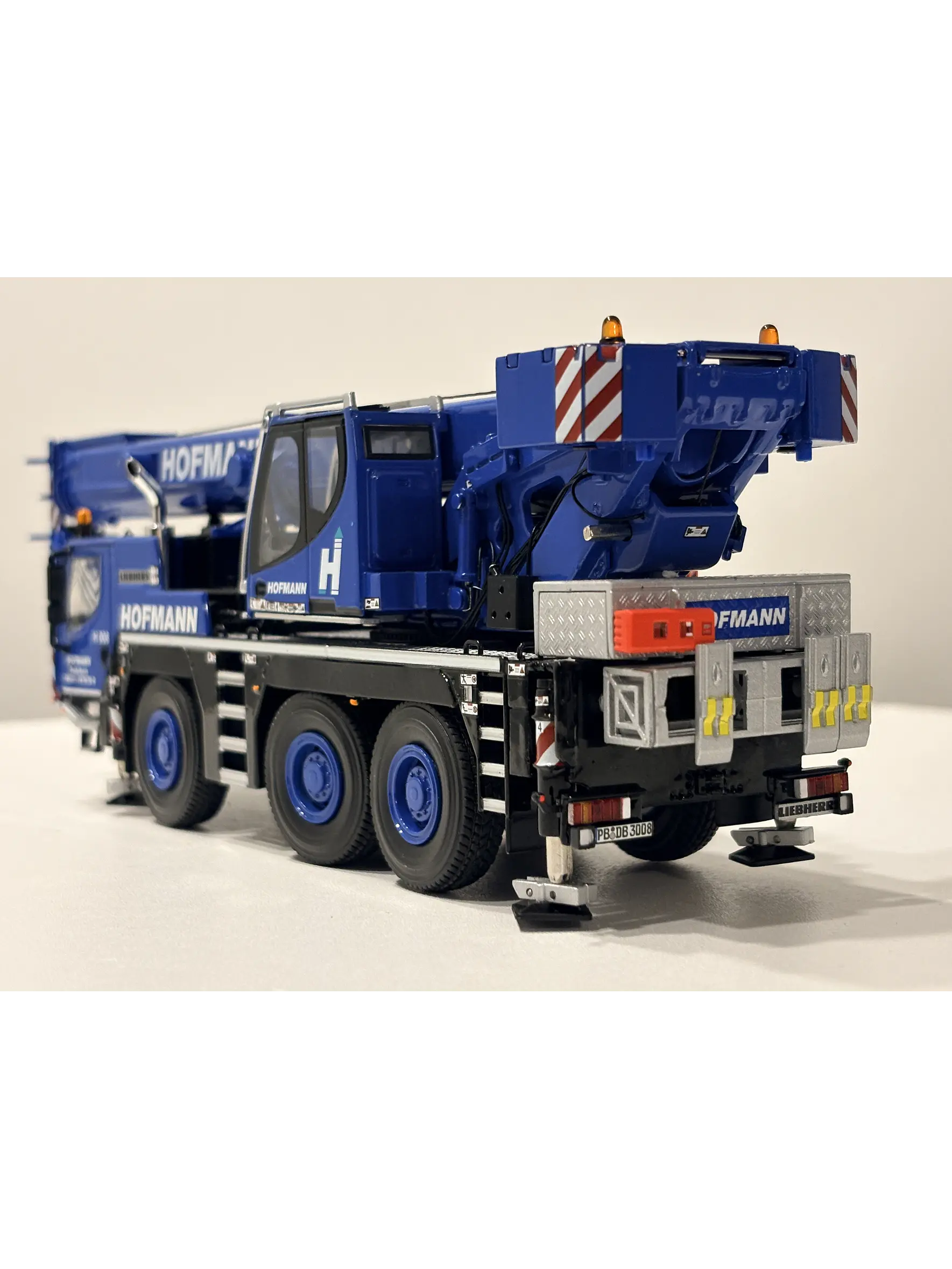Grúa móvil todo terreno Liebherr LTM 1050-3.1 Hofmann | WSI Models 51-2154 - Escala 1:50 | Grúa Móvil de 3 Ejes de Colección en Chile 7