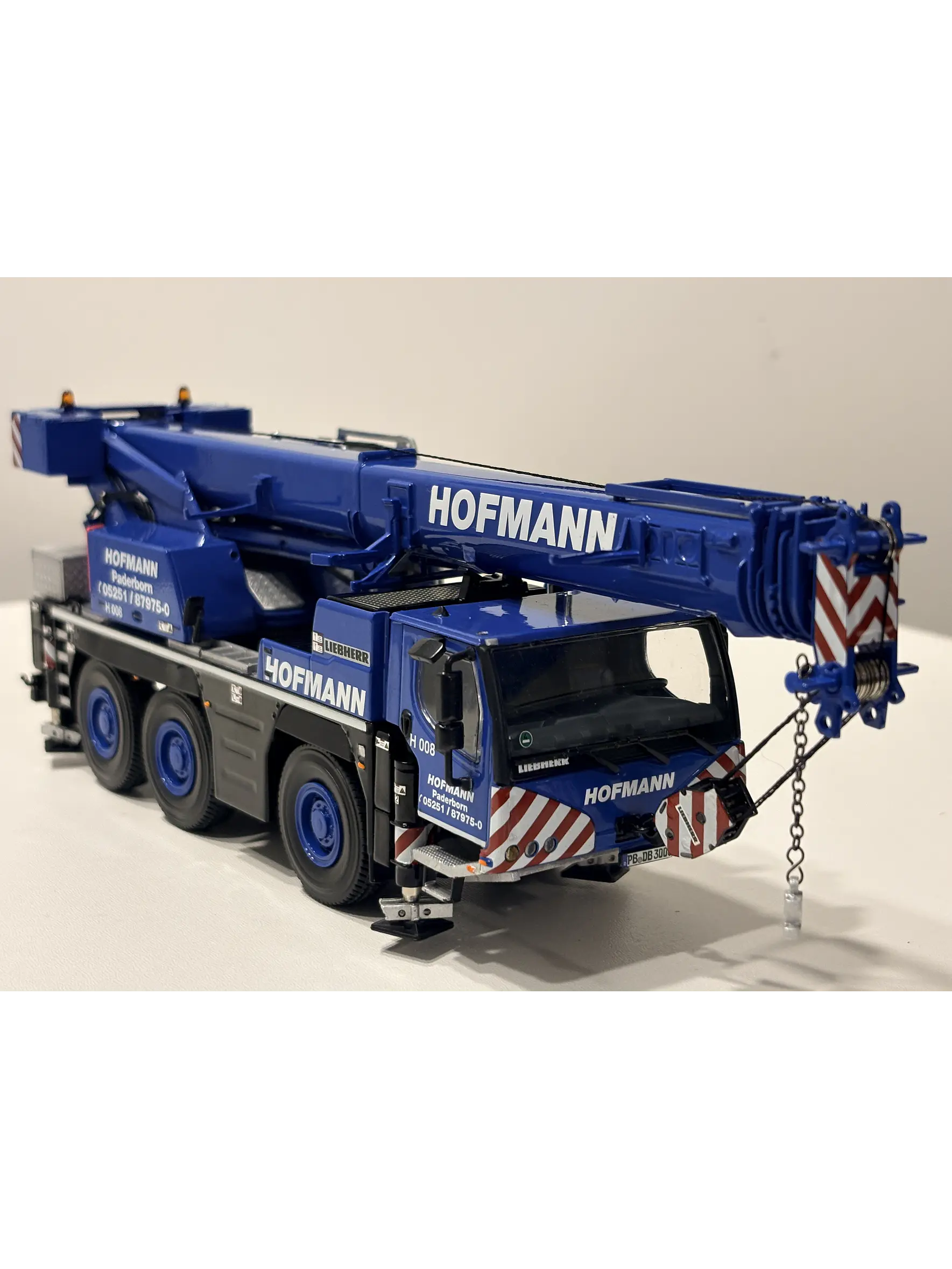 Grúa móvil todo terreno Liebherr LTM 1050-3.1 Hofmann | WSI Models 51-2154 - Escala 1:50 | Grúa Móvil de 3 Ejes de Colección en Chile 9