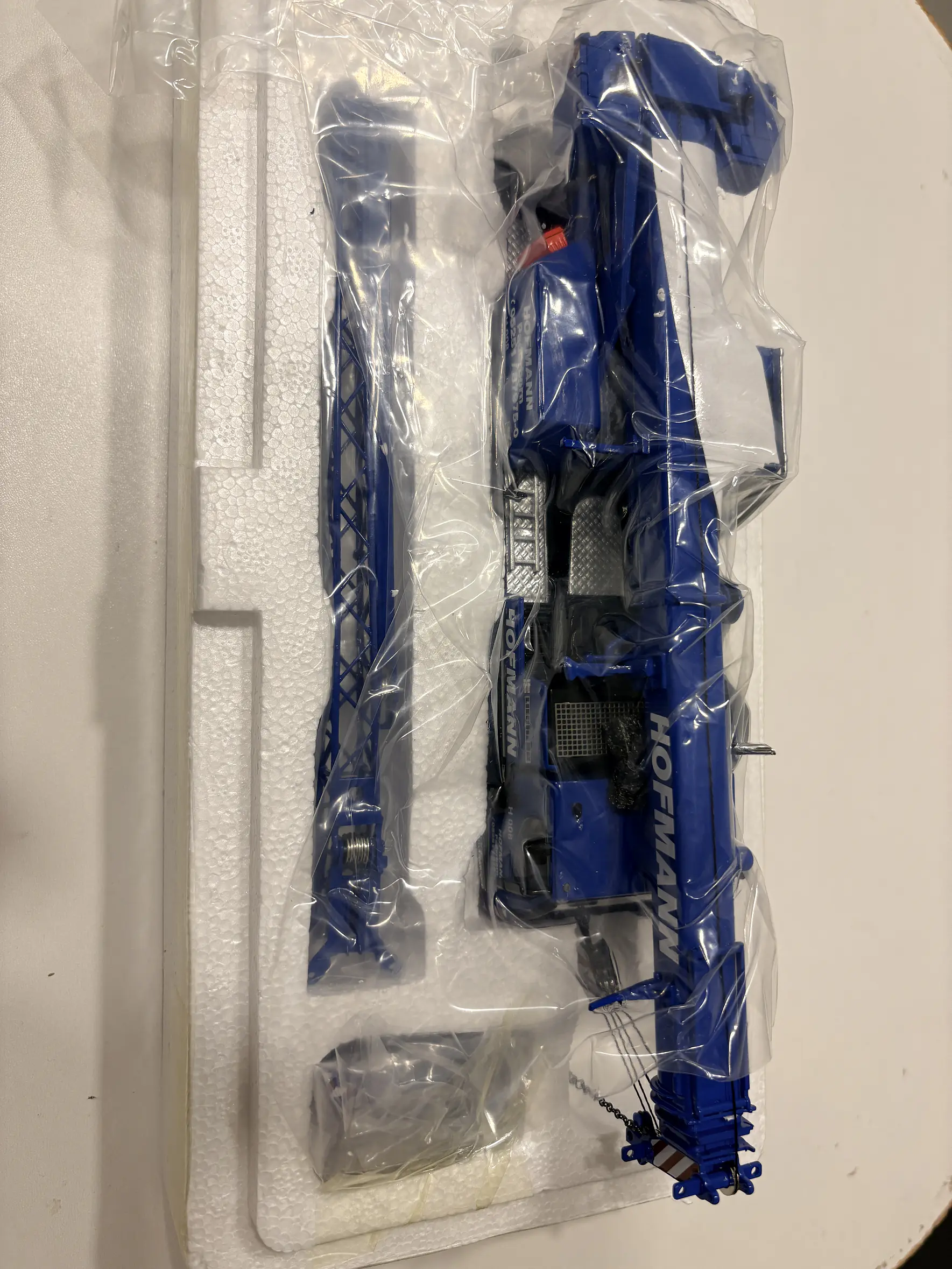 Grúa móvil todo terreno Liebherr LTM 1050-3.1 Hofmann | WSI Models 51-2154 - Escala 1:50 | Grúa Móvil de 3 Ejes de Colección en Chile 2