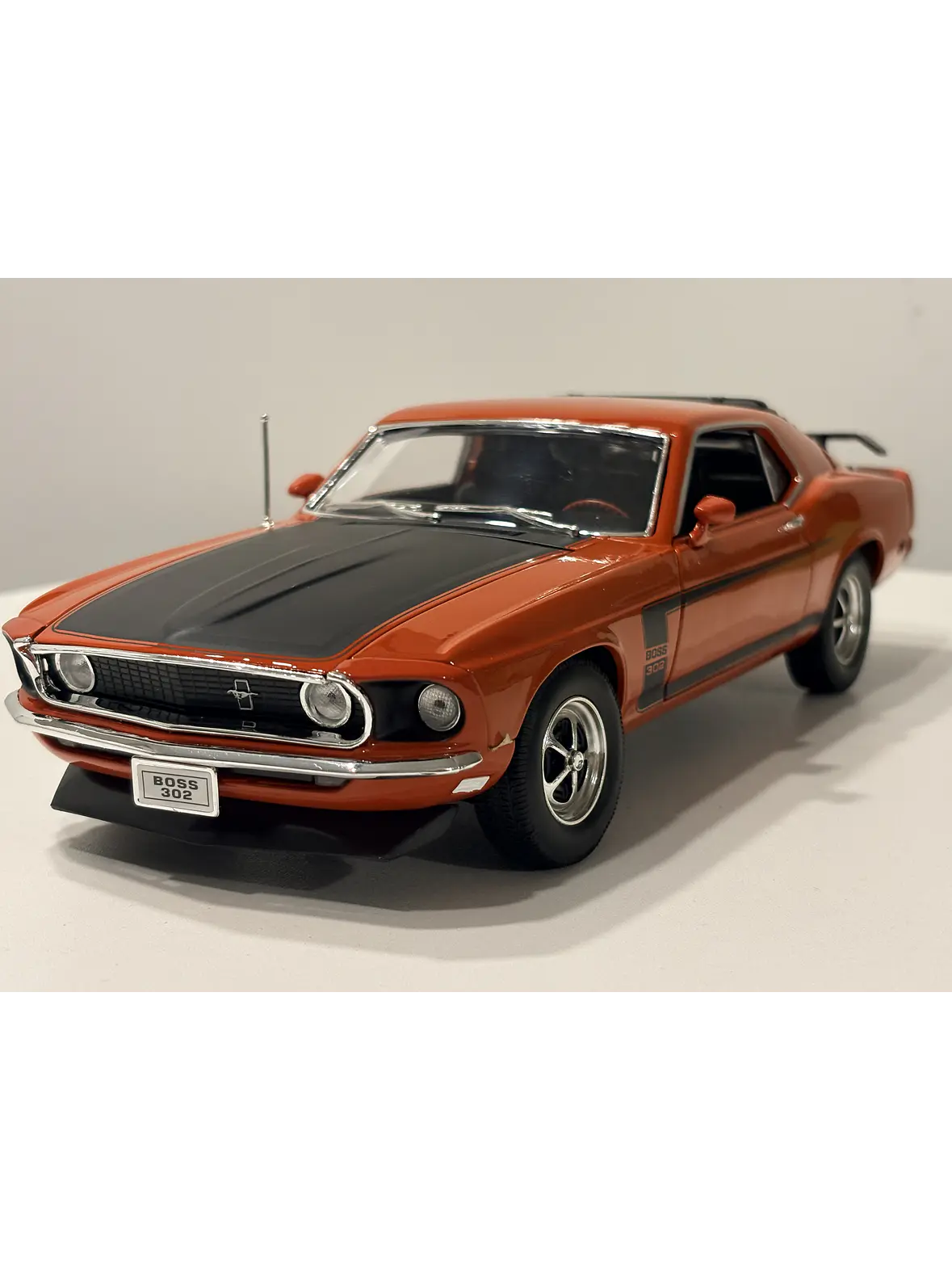 Auto Ford Mustang Boss 302 1969 Welly 1:18 | Muscle Car Clásico de Colección en Chile 3