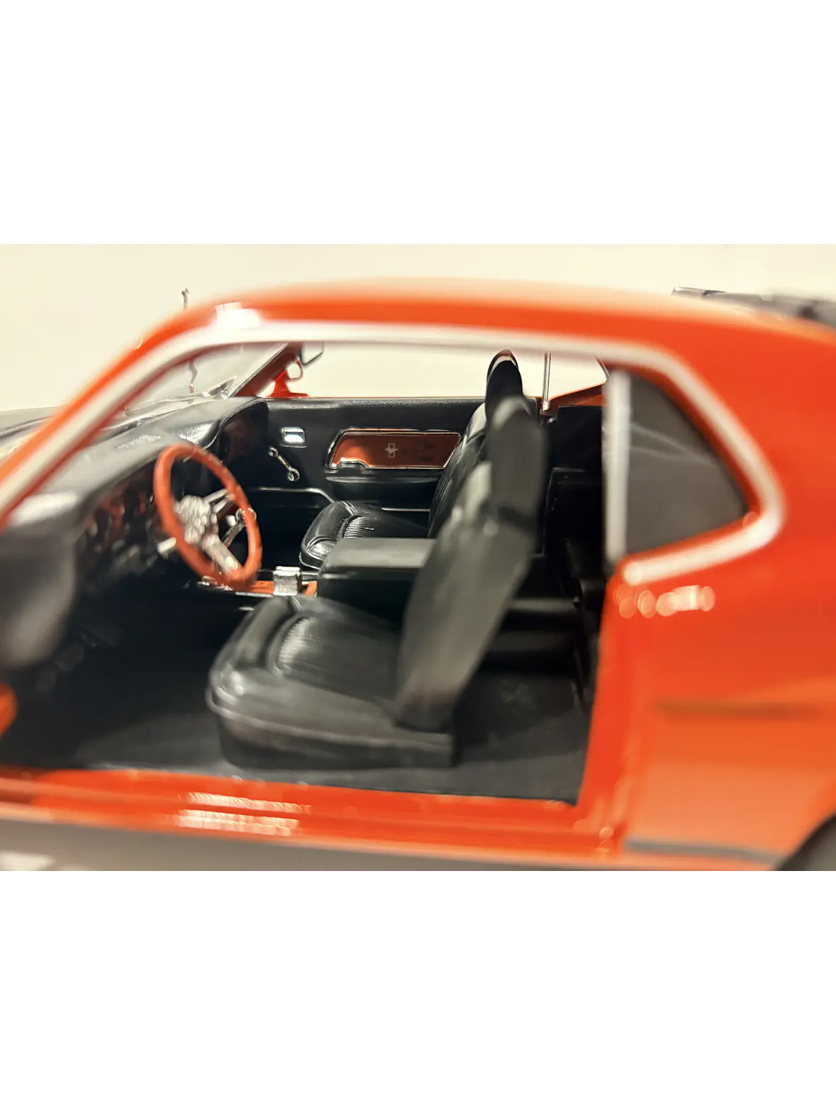 Auto Ford Mustang Boss 302 1969 Welly 1:18 | Muscle Car Clásico de Colección en Chile 4