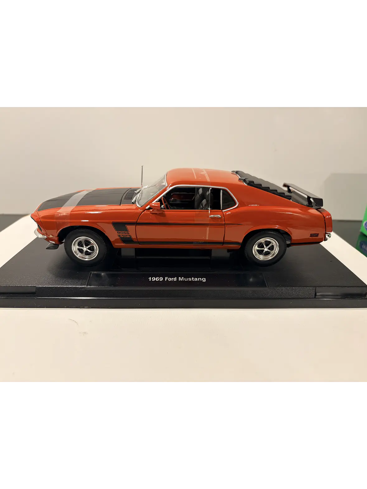 Auto Ford Mustang Boss 302 1969 Welly 1:18 | Muscle Car Clásico de Colección en Chile 5