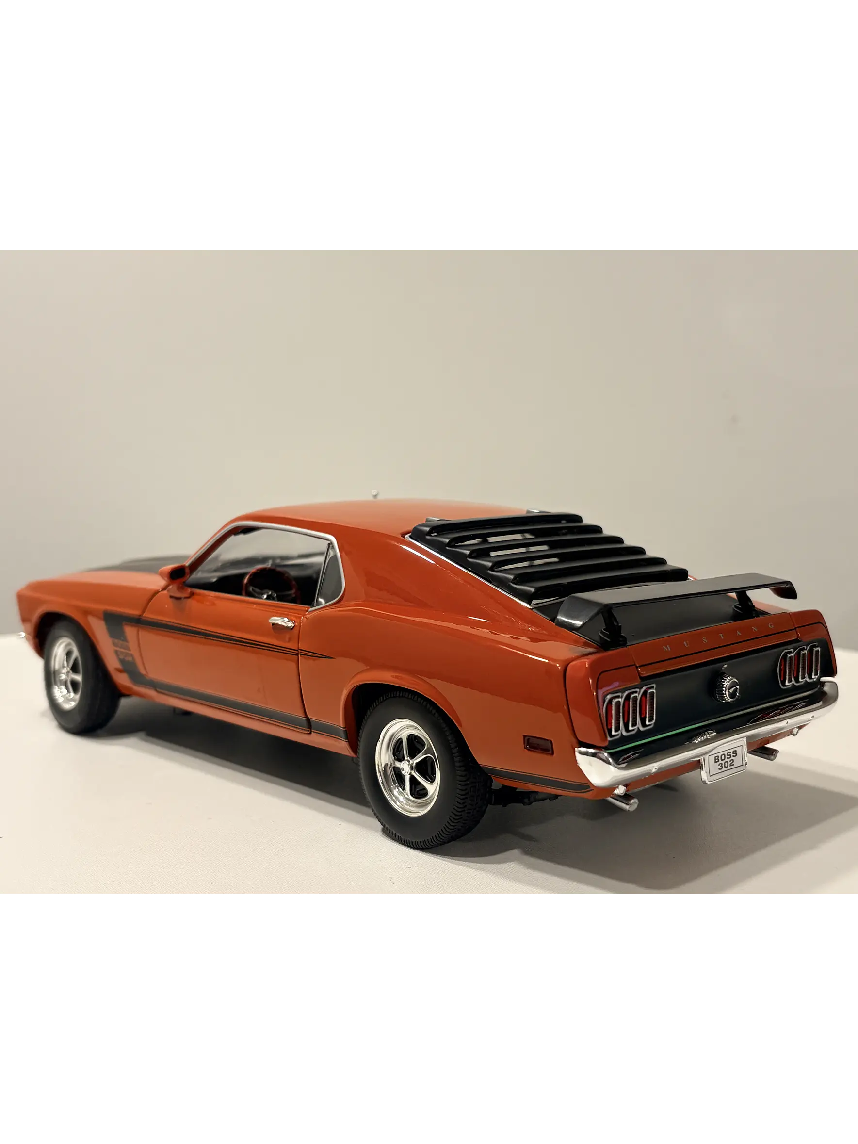 Auto Ford Mustang Boss 302 1969 Welly 1:18 | Muscle Car Clásico de Colección en Chile 6
