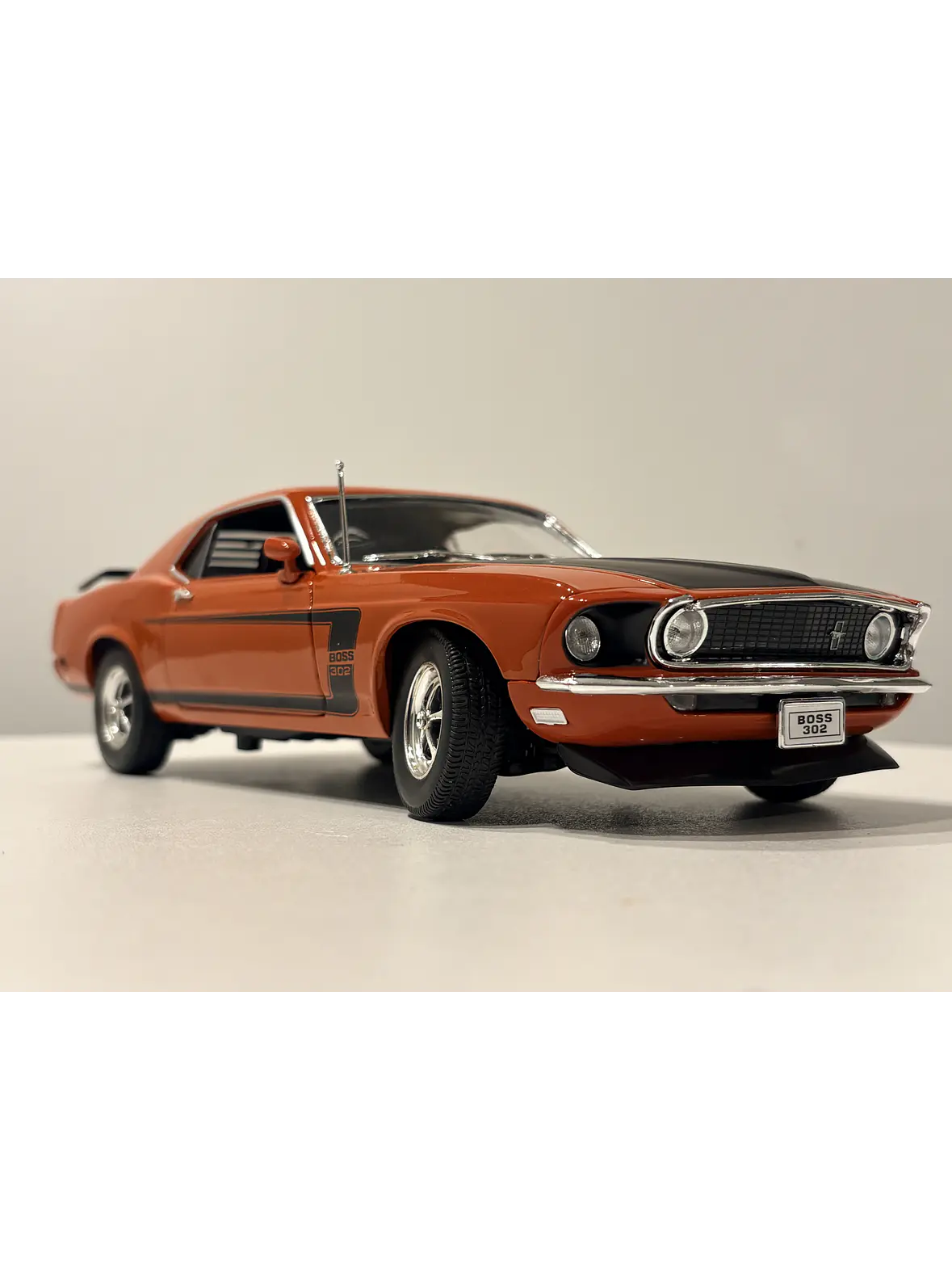 Auto Ford Mustang Boss 302 1969 Welly 1:18 | Muscle Car Clásico de Colección en Chile 9