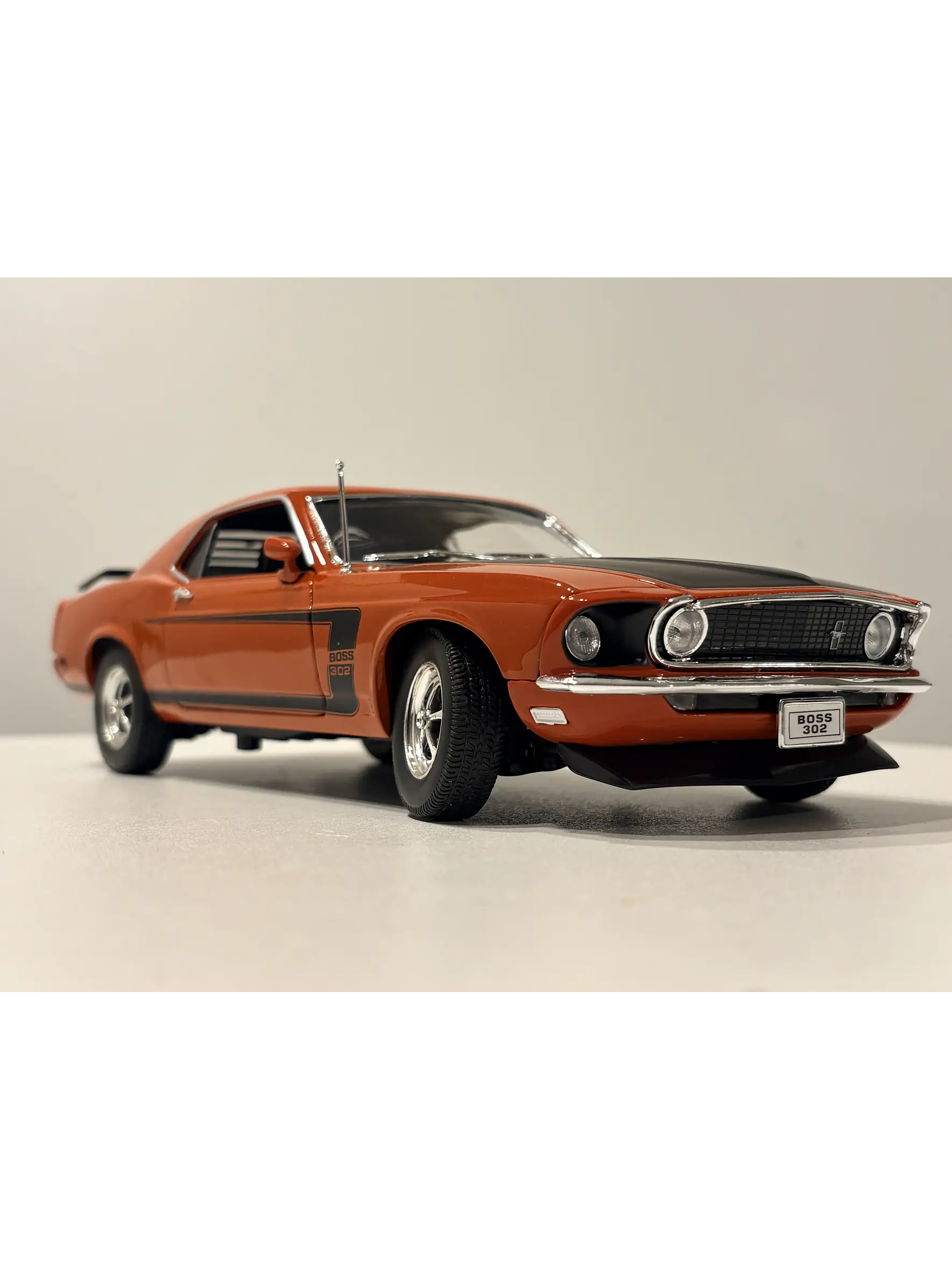 Auto Ford Mustang Boss 302 1969 Welly 1:18 | Muscle Car Clásico de Colección en Chile 9