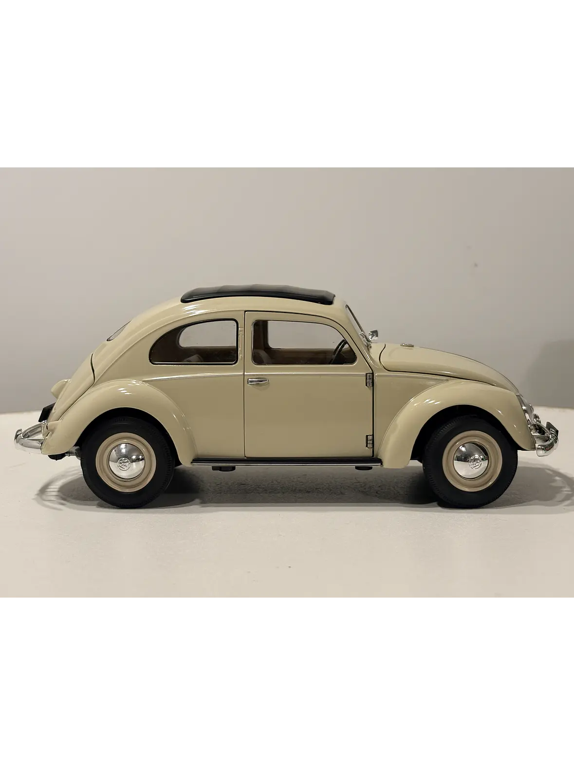 Auto Volkswagen Escarabajo (1950) | Welly, escala 1:18 -  VW Käfer Brezelfenster,  split-window de colección en Chile 10