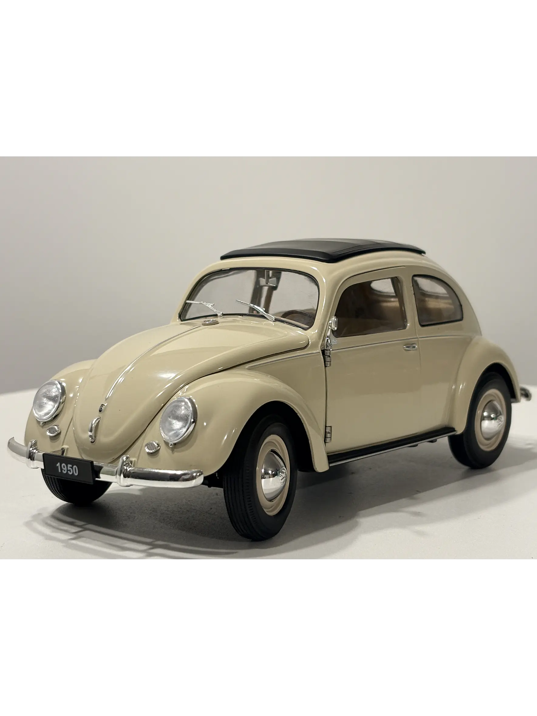 Auto Volkswagen Escarabajo (1950) | Welly, escala 1:18 -  VW Käfer Brezelfenster,  split-window de colección en Chile 4