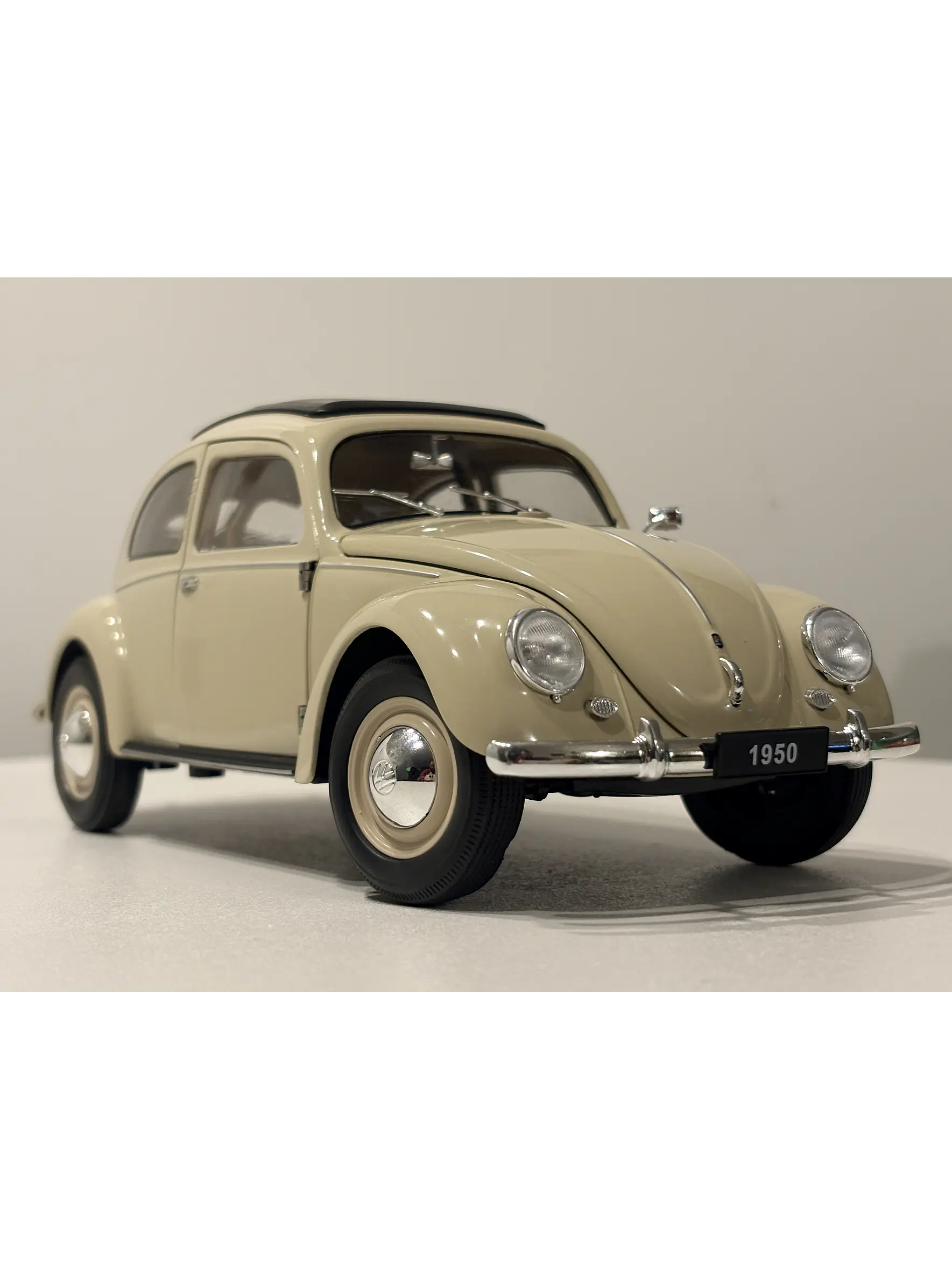 Auto Volkswagen Escarabajo (1950) | Welly, escala 1:18 -  VW Käfer Brezelfenster,  split-window de colección en Chile 1