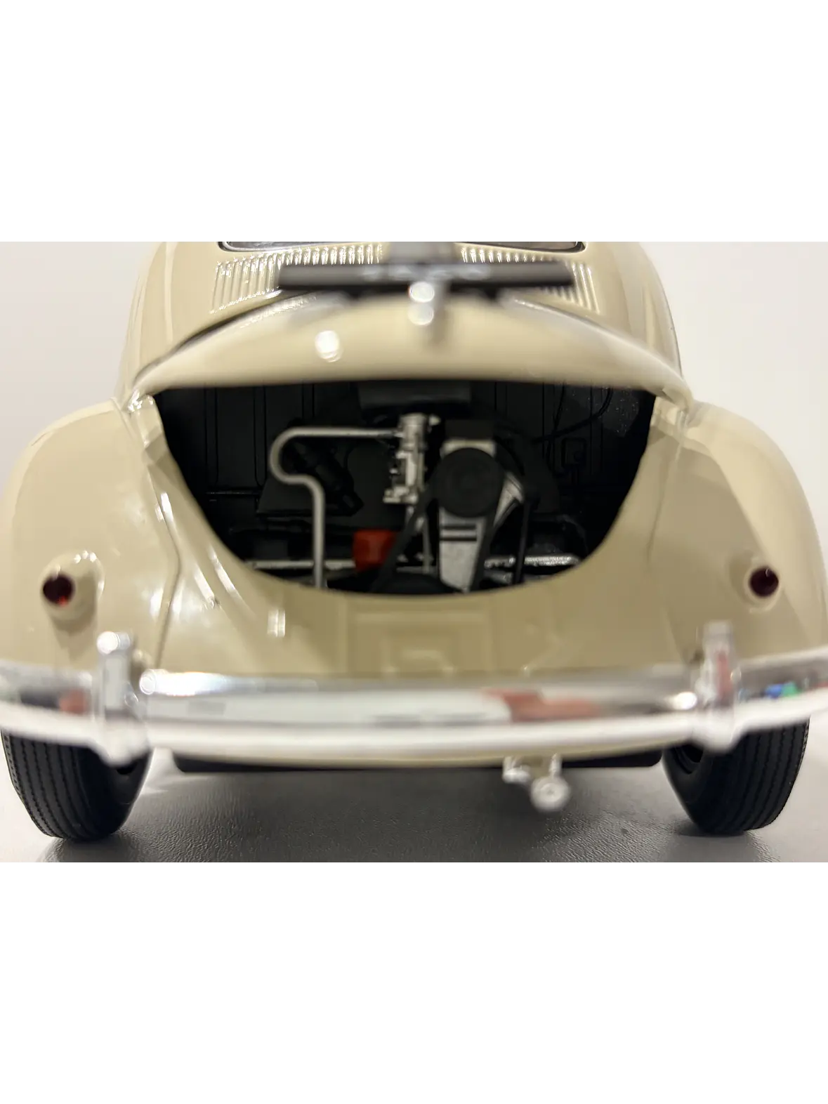 Auto Volkswagen Escarabajo (1950) | Welly, escala 1:18 -  VW Käfer Brezelfenster,  split-window de colección en Chile 8