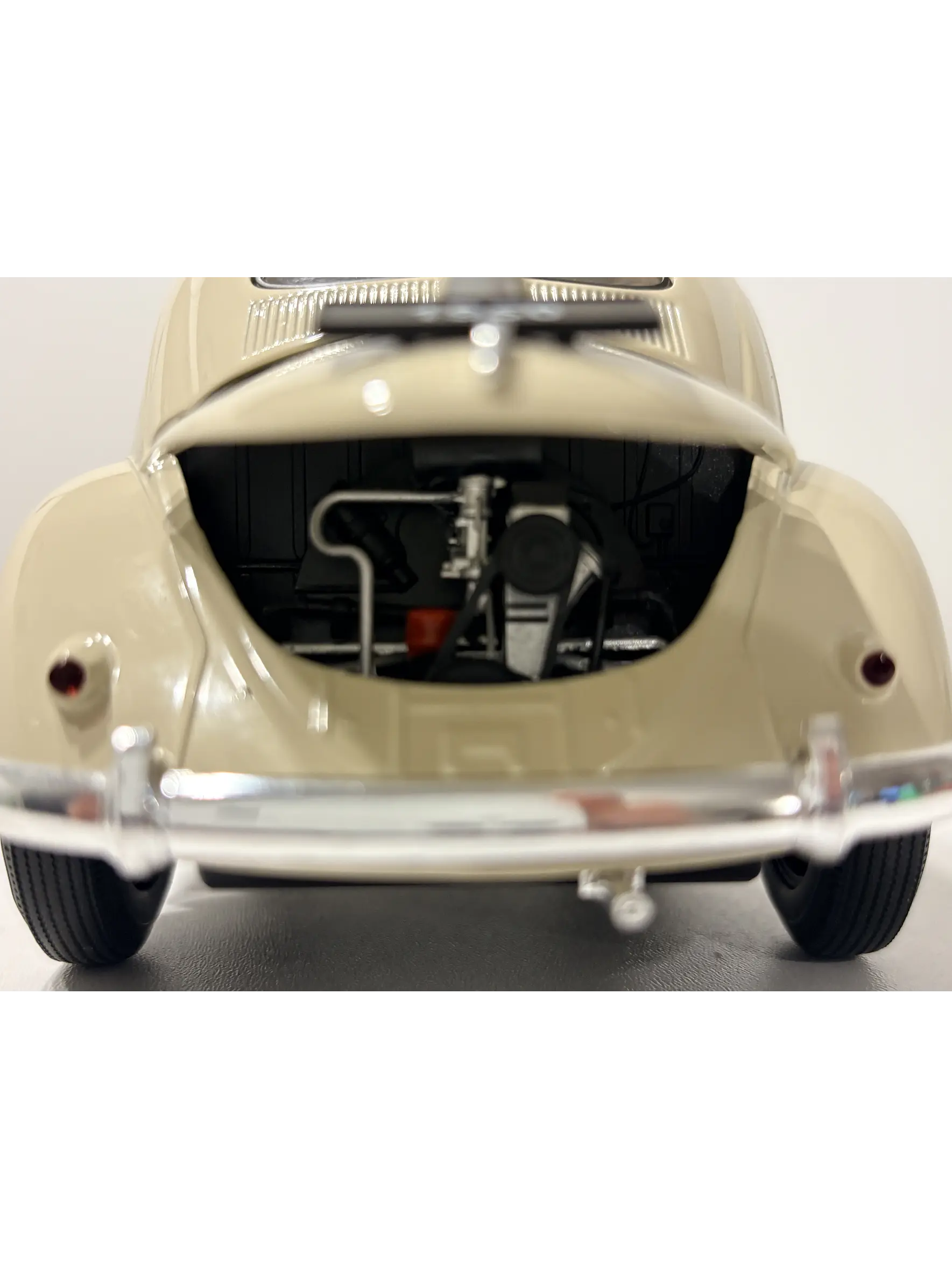 Auto Volkswagen Escarabajo (1950) | Welly, escala 1:18 -  VW Käfer Brezelfenster,  split-window de colección en Chile 8