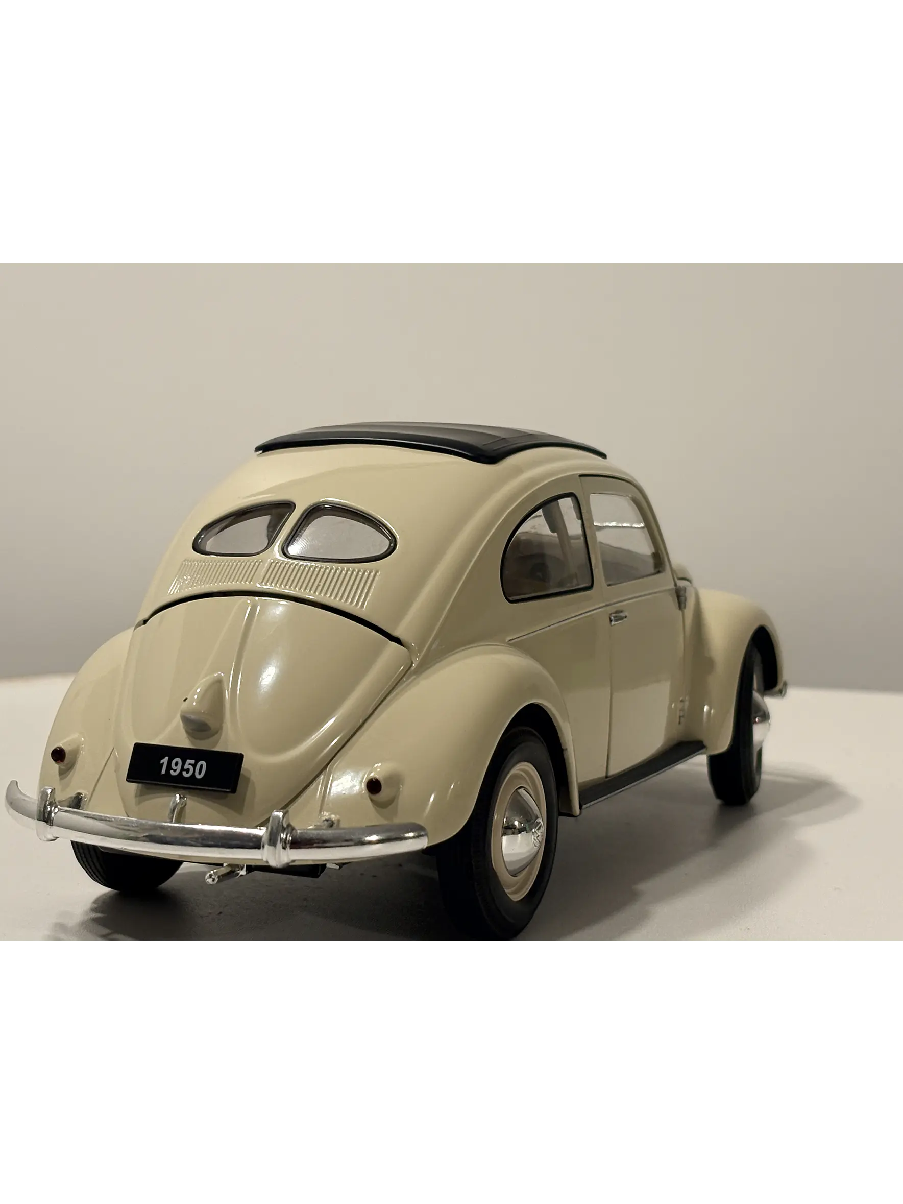 Auto Volkswagen Escarabajo (1950) | Welly, escala 1:18 -  VW Käfer Brezelfenster,  split-window de colección en Chile 9