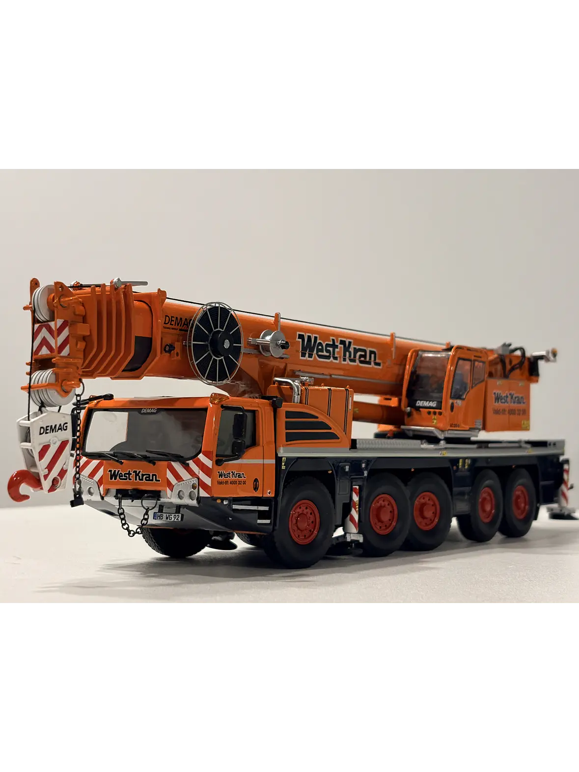 Grúa móvil todo terreno Demag AC 250-5 Westkran | IMC models 32-0148, escala  1:50 | Grúa todo terreno de 250 toneladas de colección.  1