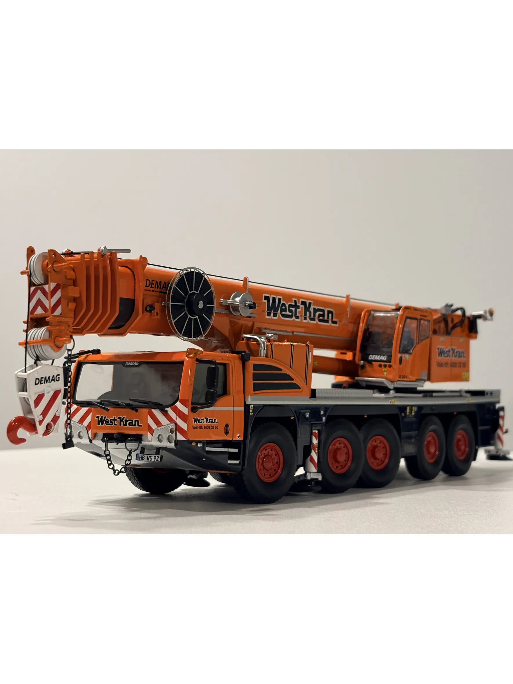 Grúa móvil todo terreno Demag AC 250-5 Westkran | IMC models 32-0148, escala  1:50 | Grúa todo terreno de 250 toneladas de colección.  1