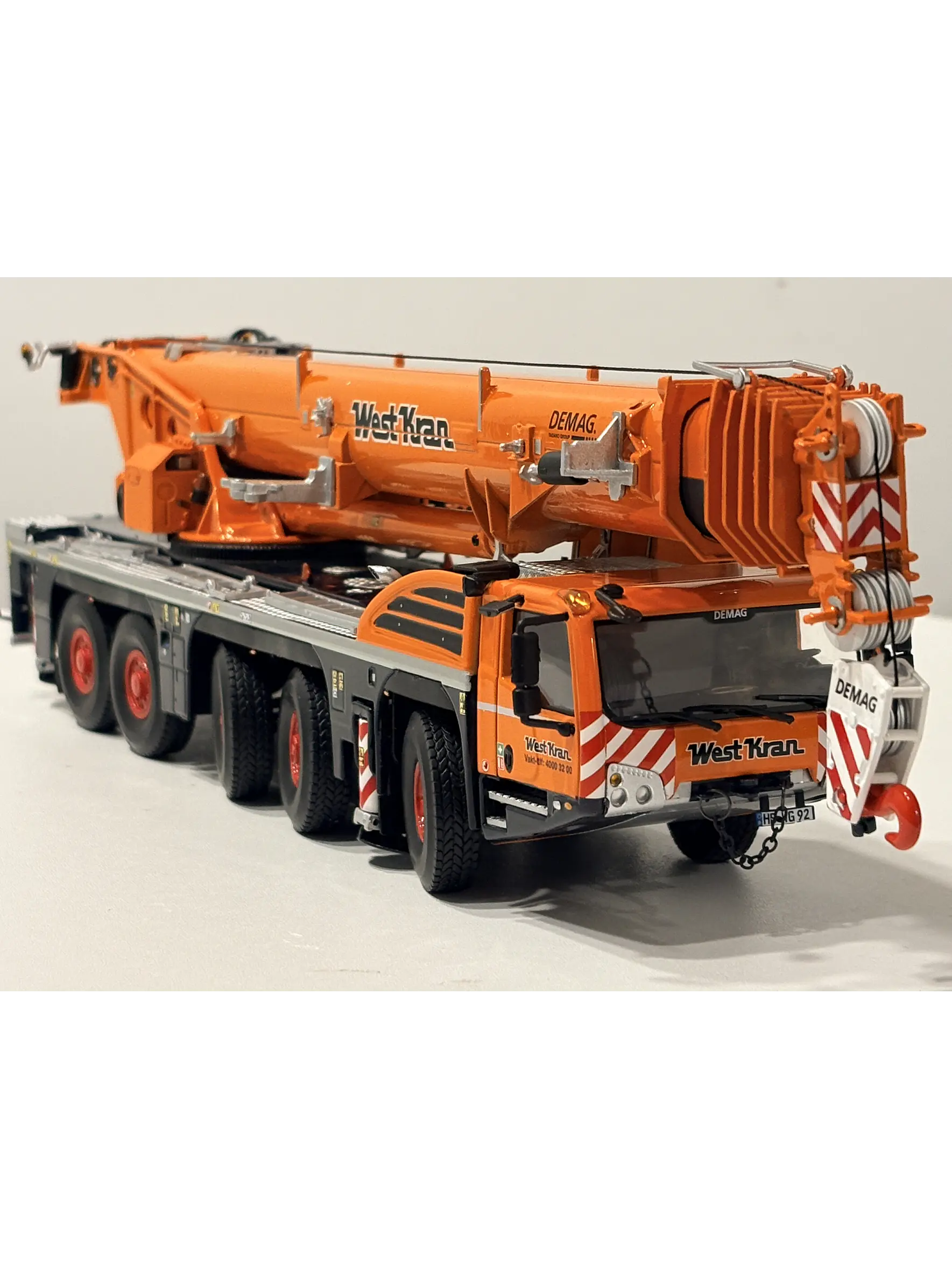 Grúa móvil todo terreno Demag AC 250-5 Westkran | IMC models 32-0148, escala  1:50 | Grúa todo terreno de 250 toneladas de colección.  4