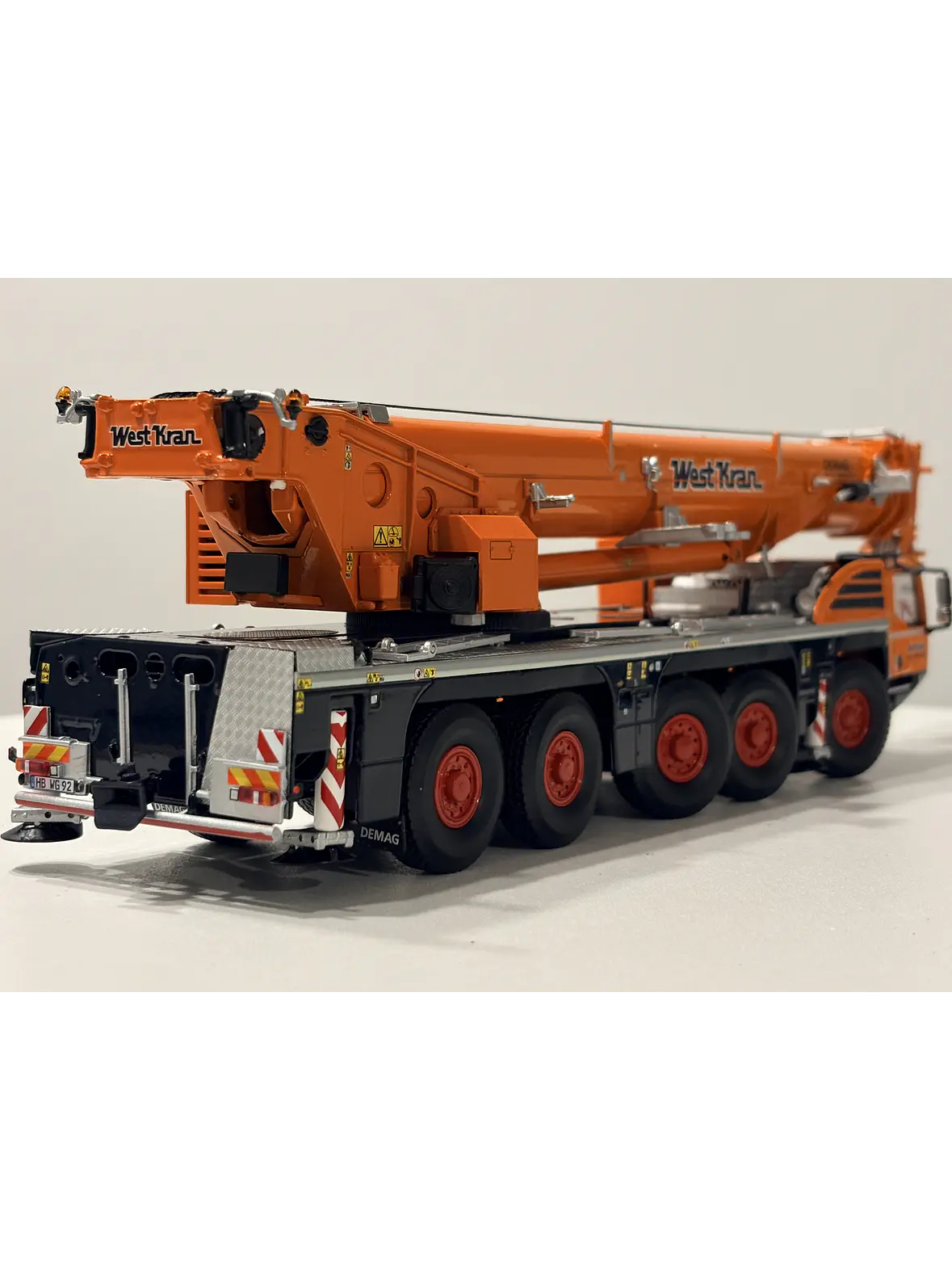 Grúa móvil todo terreno Demag AC 250-5 Westkran | IMC models 32-0148, escala  1:50 | Grúa todo terreno de 250 toneladas de colección.  6