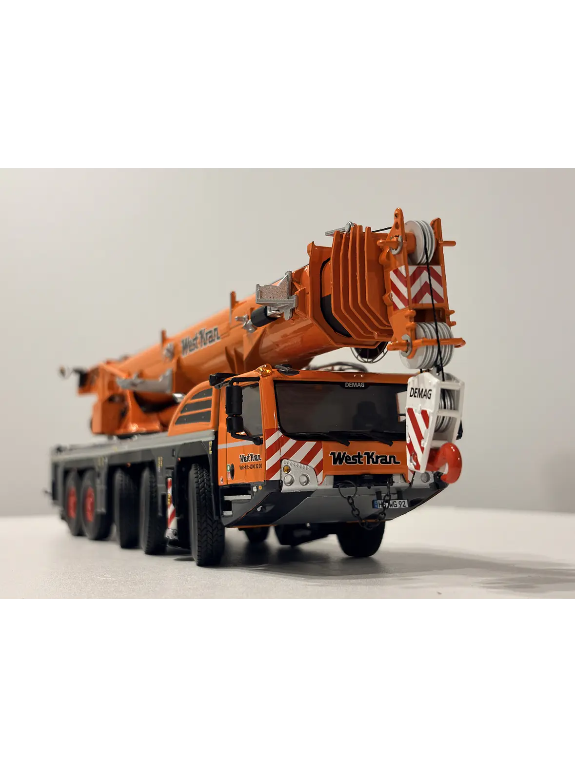 Grúa móvil todo terreno Demag AC 250-5 Westkran | IMC models 32-0148, escala  1:50 | Grúa todo terreno de 250 toneladas de colección.  10