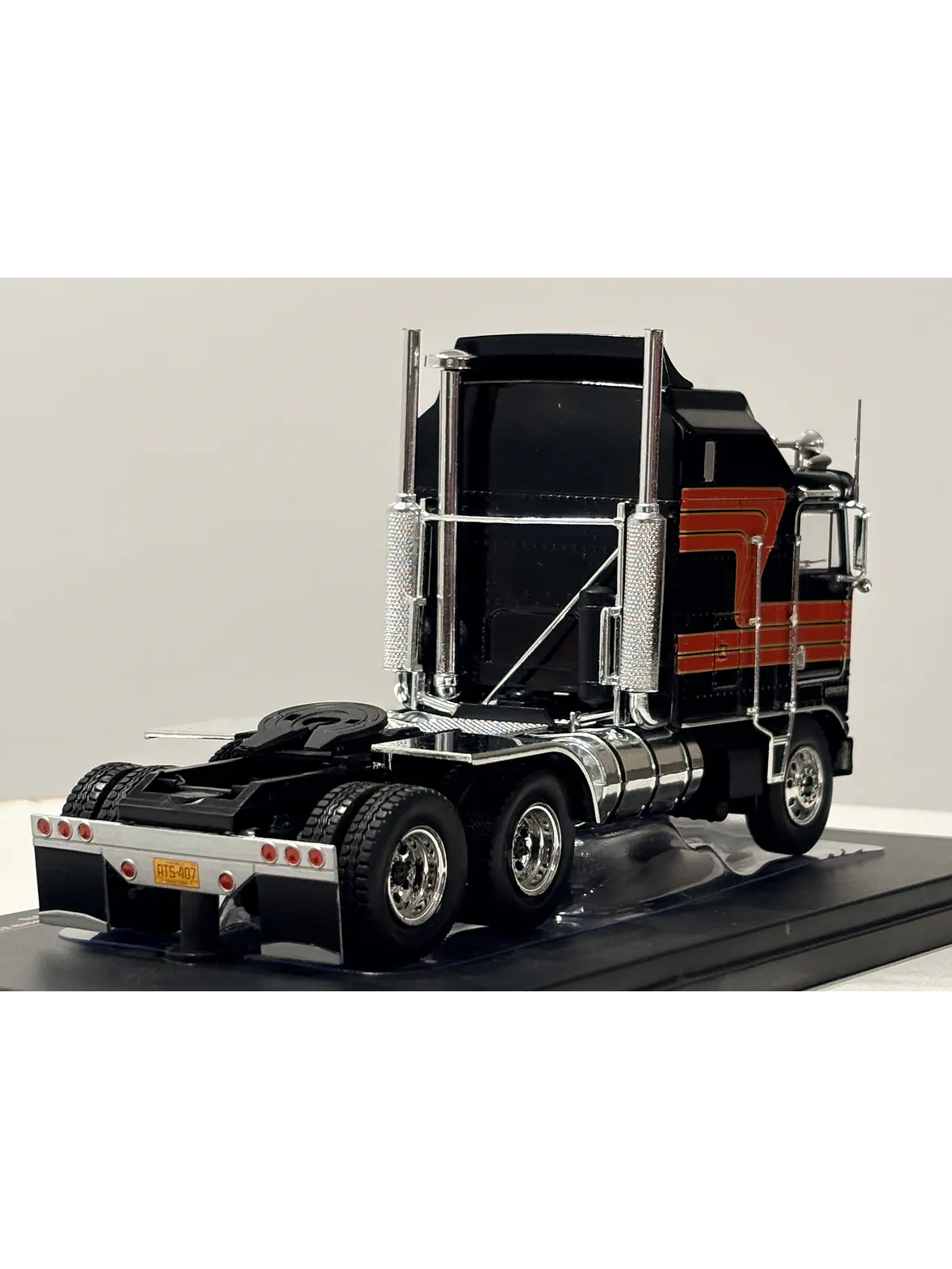 Kenworth K100 Aerodyne 1976 IXO Models 1:43 | Camión Cabover Americano de Colección en Chile 6