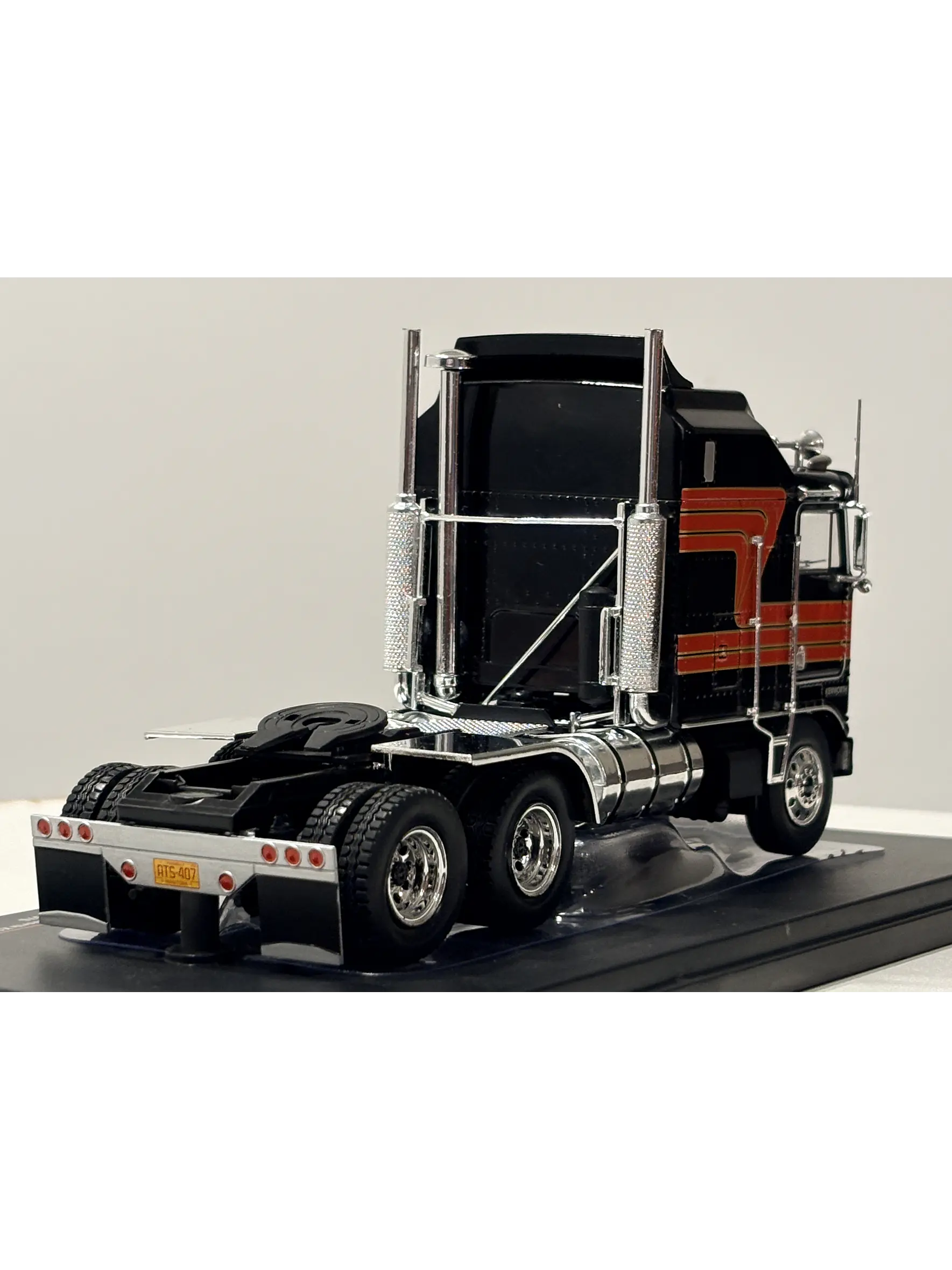 Kenworth K100 Aerodyne 1976 IXO Models 1:43 | Camión Cabover Americano de Colección en Chile 6