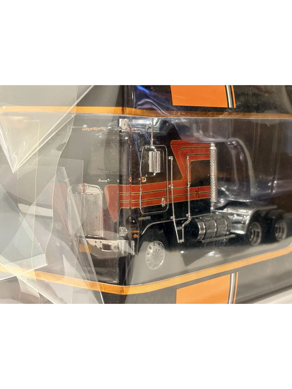 Kenworth K100 Aerodyne 1976 IXO Models 1:43 | Camión Cabover Americano de Colección en Chile 9