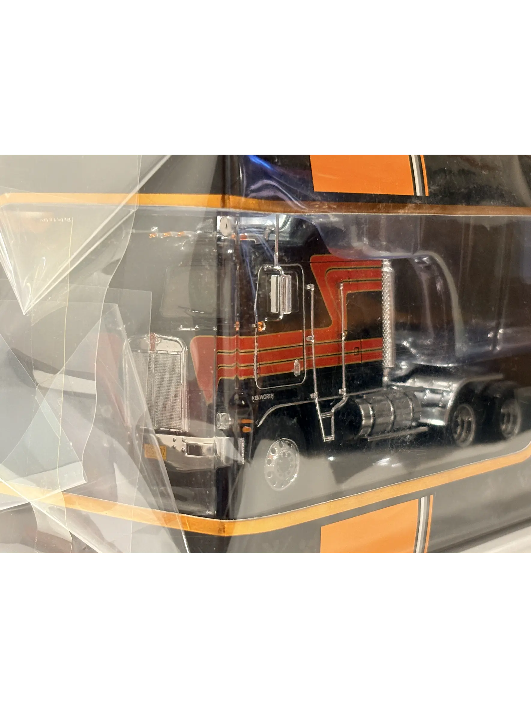 Kenworth K100 Aerodyne 1976 IXO Models 1:43 | Camión Cabover Americano de Colección en Chile 9