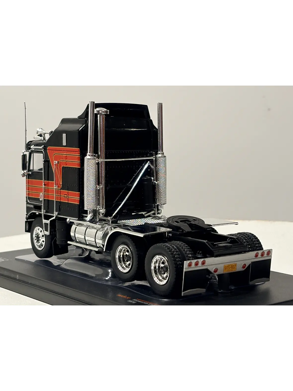 Kenworth K100 Aerodyne 1976 IXO Models 1:43 | Camión Cabover Americano de Colección en Chile 5